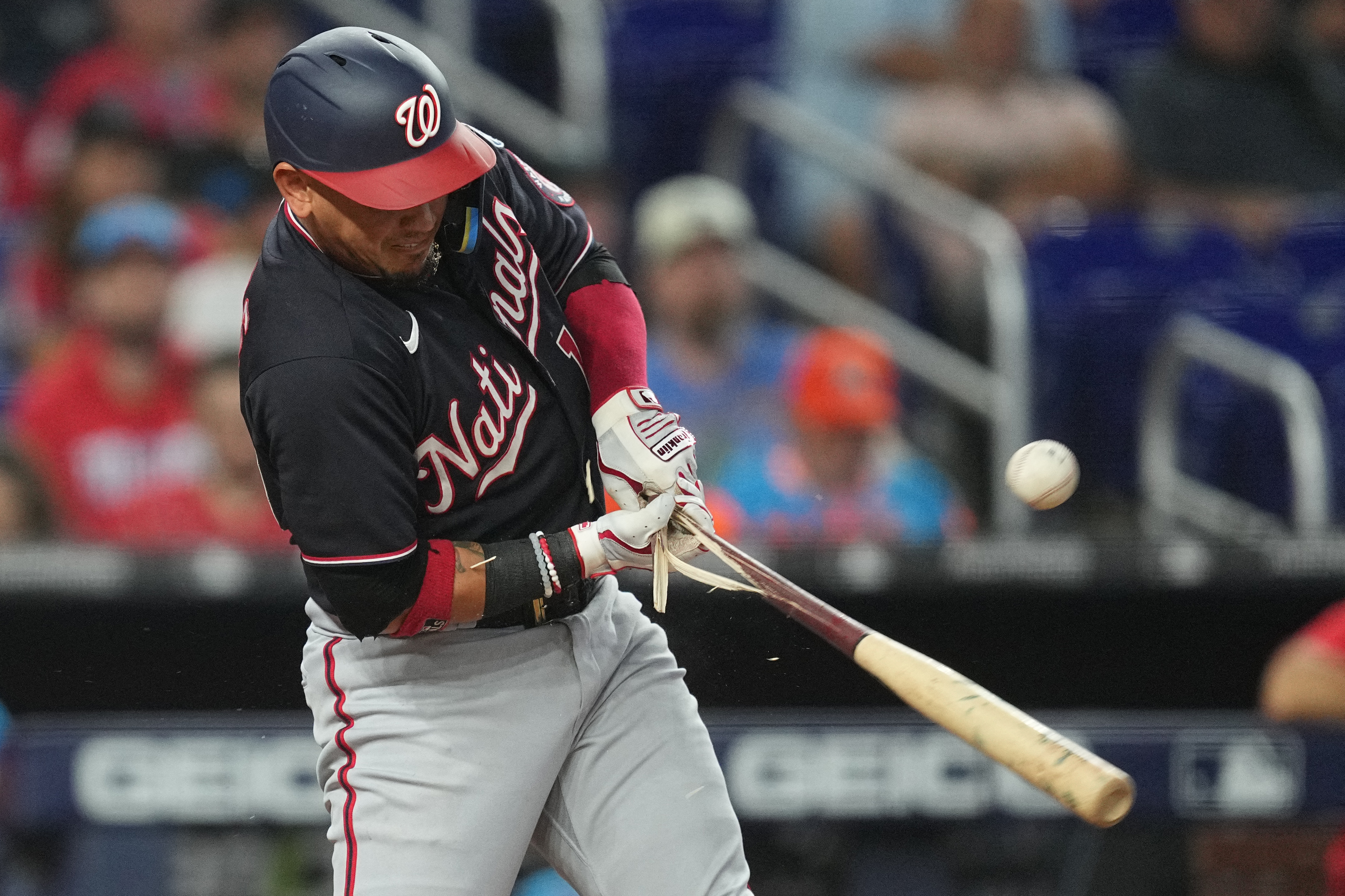 Nationals score go-ahead run in 9th on passed ball, rally to beat Marlins  3-2 - The San Diego Union-Tribune