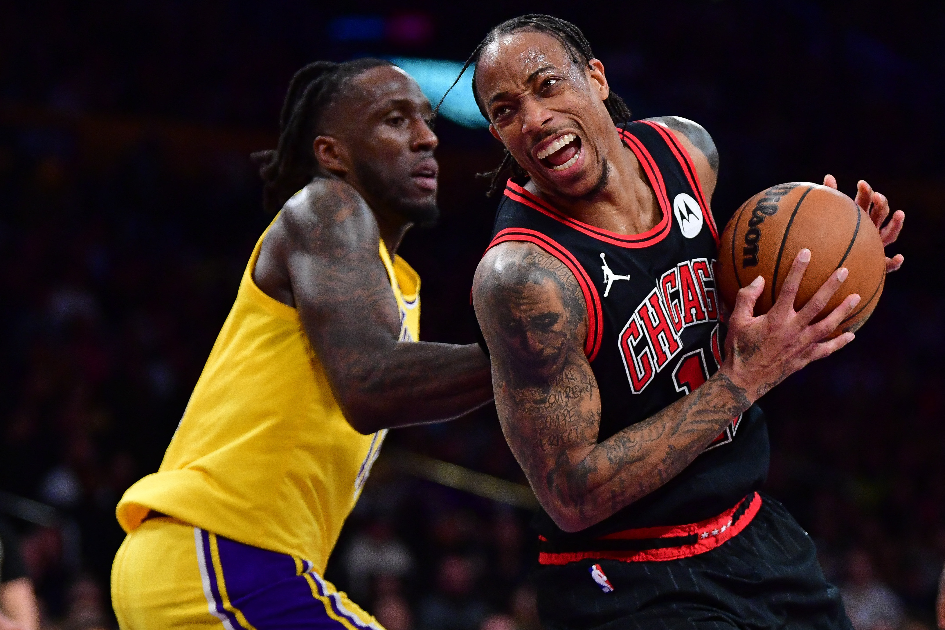 D'Angelo Russell puts up 29 as Lakers outrun Bulls