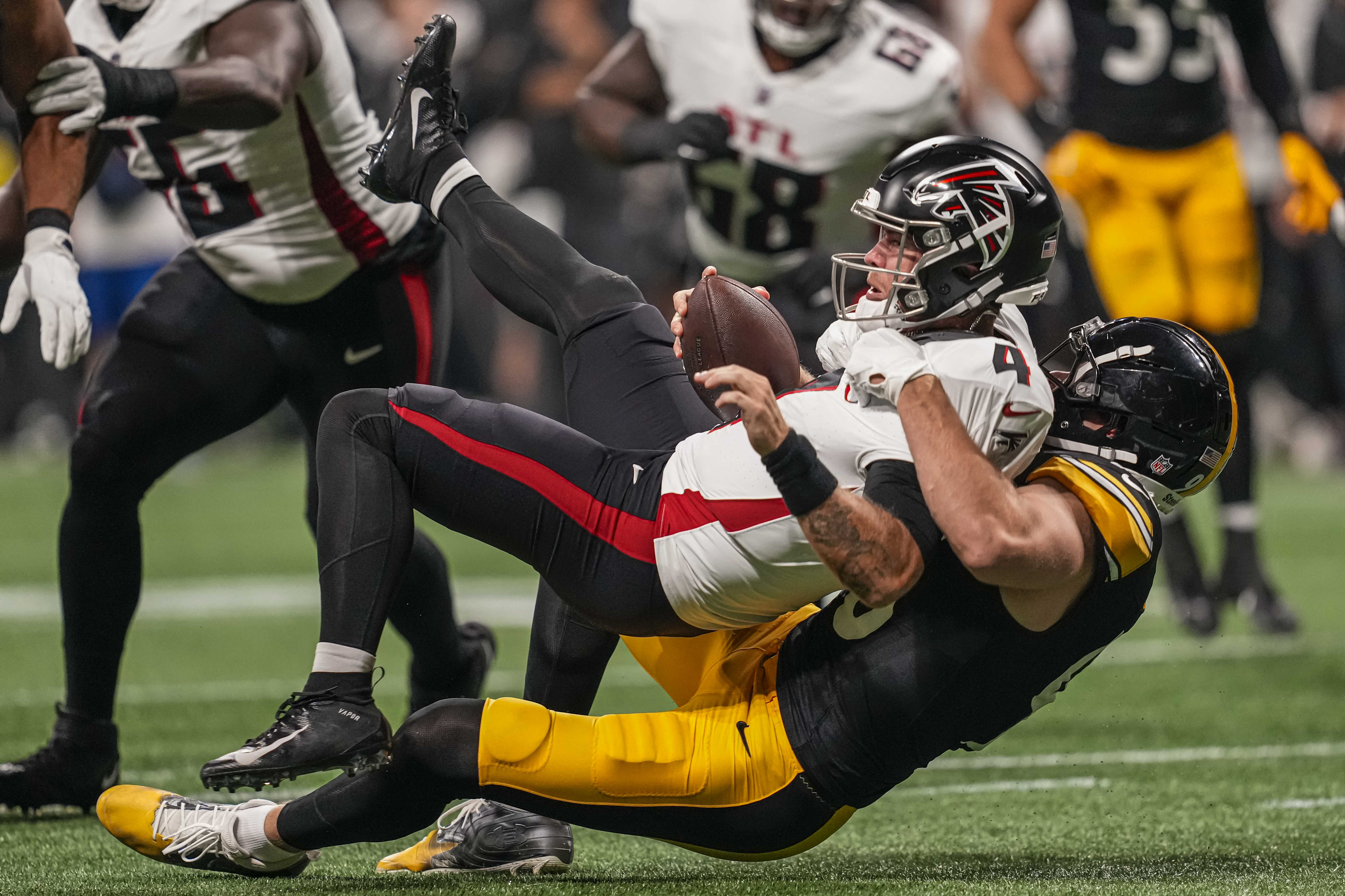 Pittsburgh Steelers quarterback Kenny Pickett throws during the first half  of a preseason NFL football game against the Atlanta Falcons, Thursday,  Aug. 24, 2023, in Atlanta. (AP Photo/Hakim Wright Stock Photo - Alamy