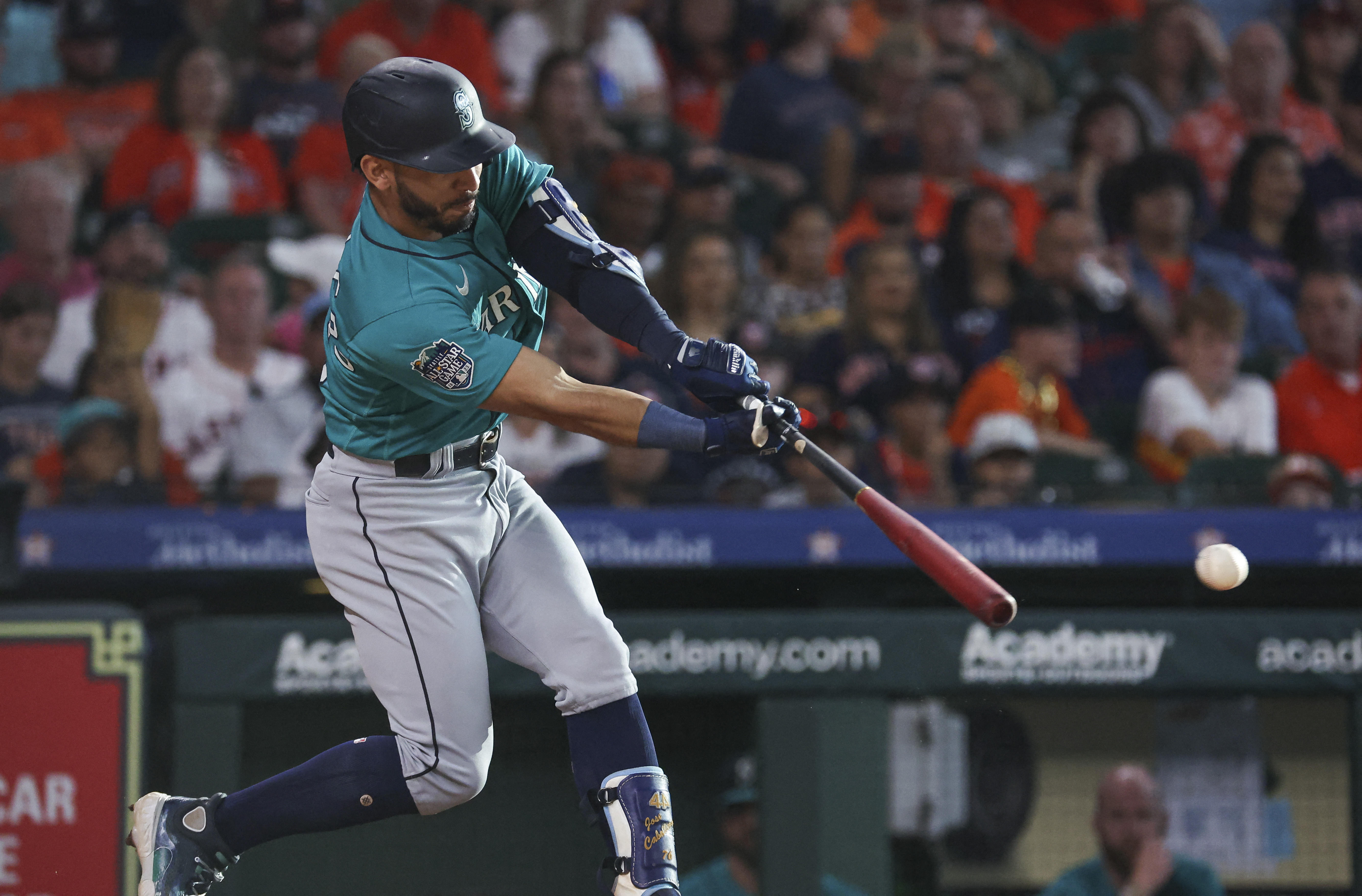 Martin Maldonado's late heroics help Astros edge Mariners