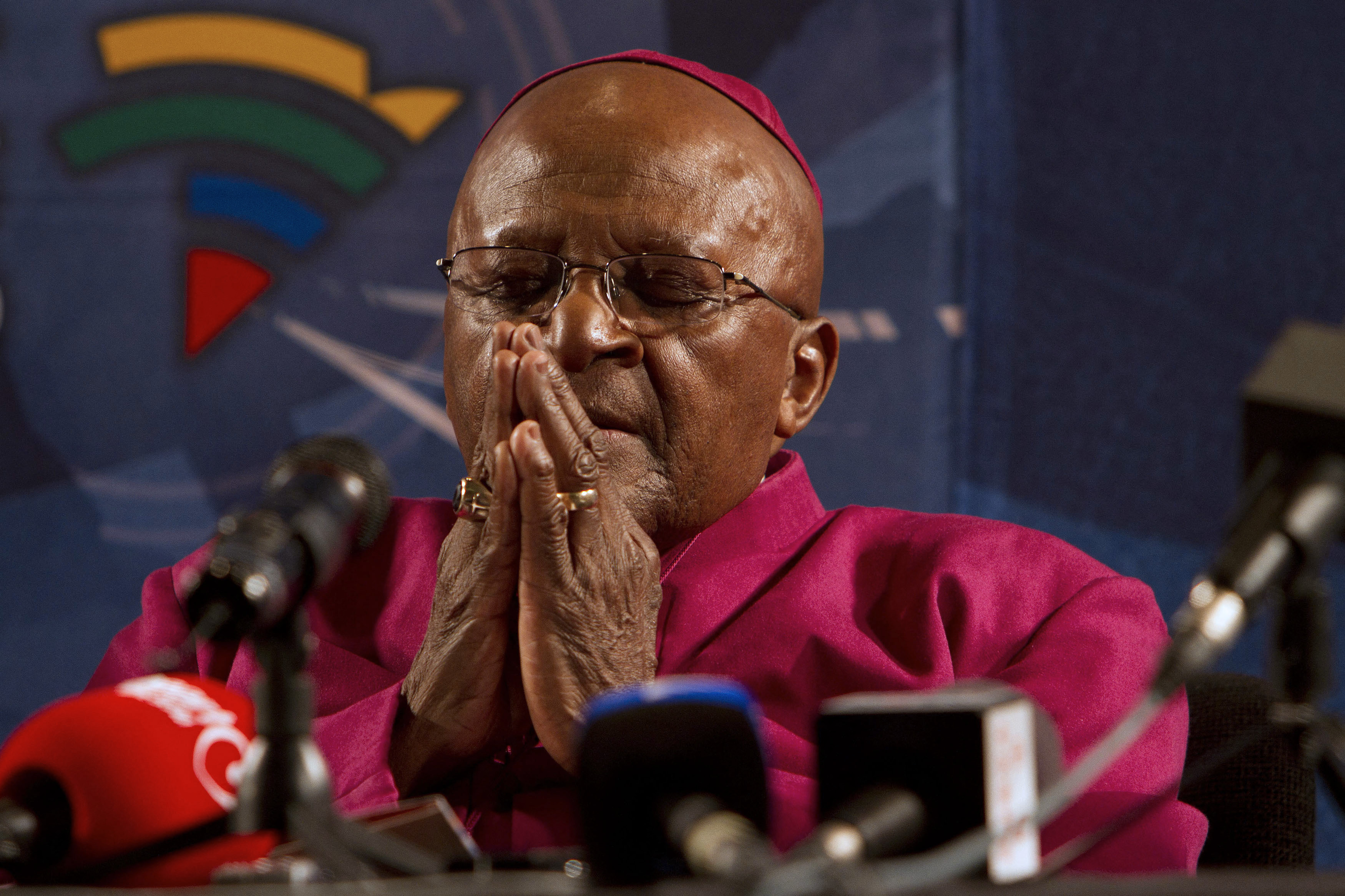 Archbishop Emeritus and Nobel Laureate Desmond Tutu pays tribute to Nelson Mandela during a news conference in Cape Town