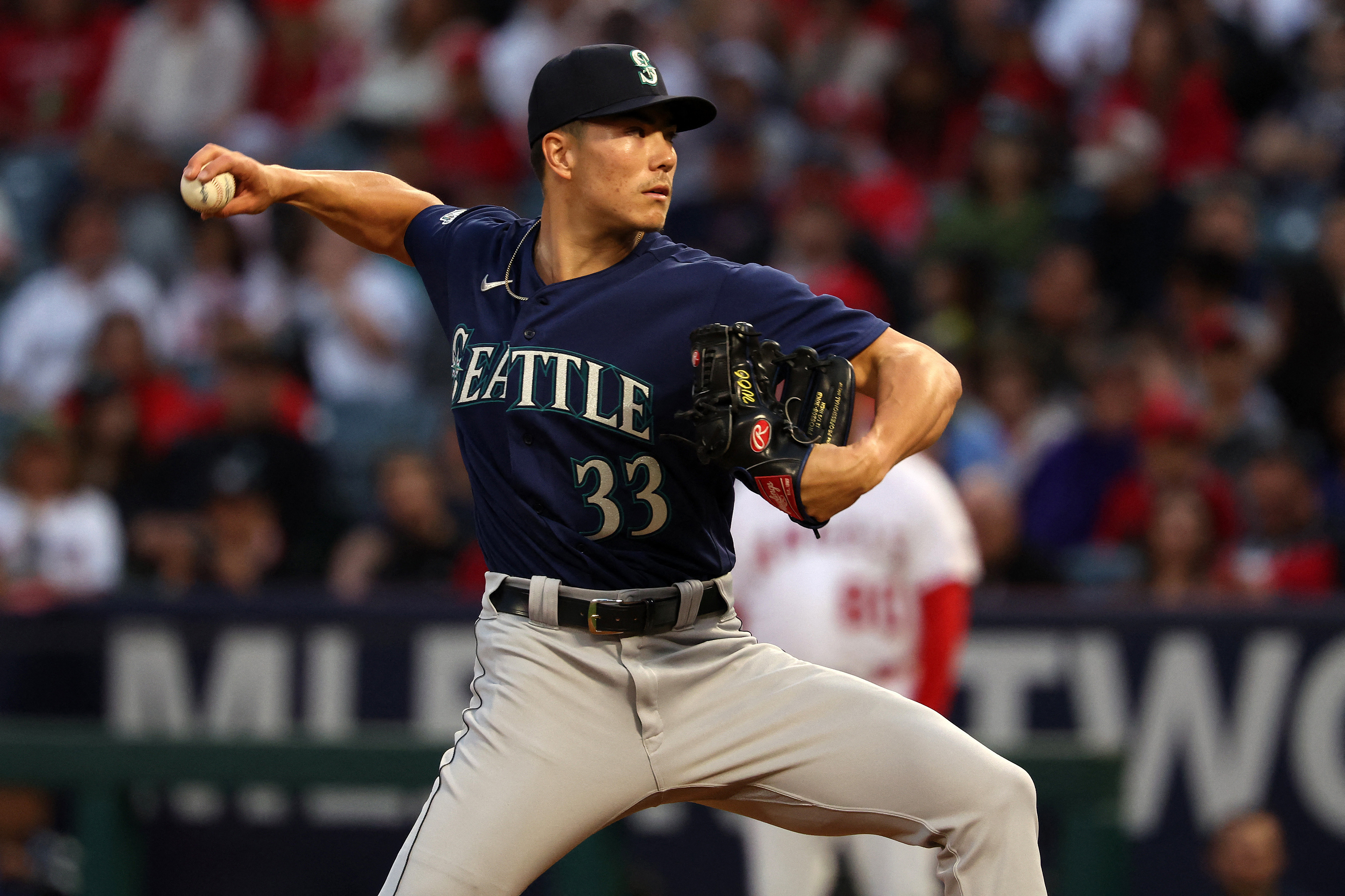 Mariners rack up 16 hits, dispatch Angels