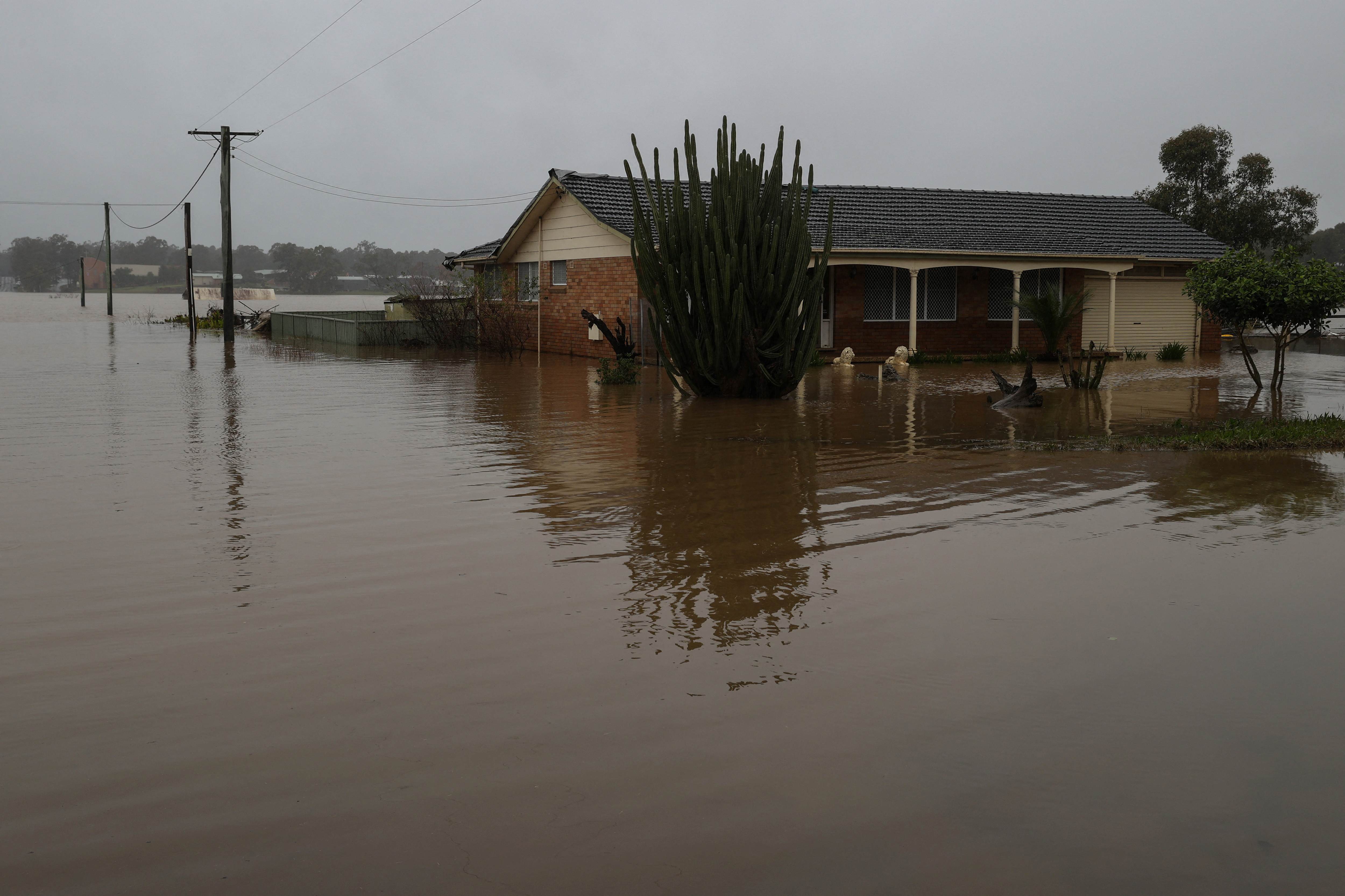 Flooding from heavy rains affects western suburbs in Sydney