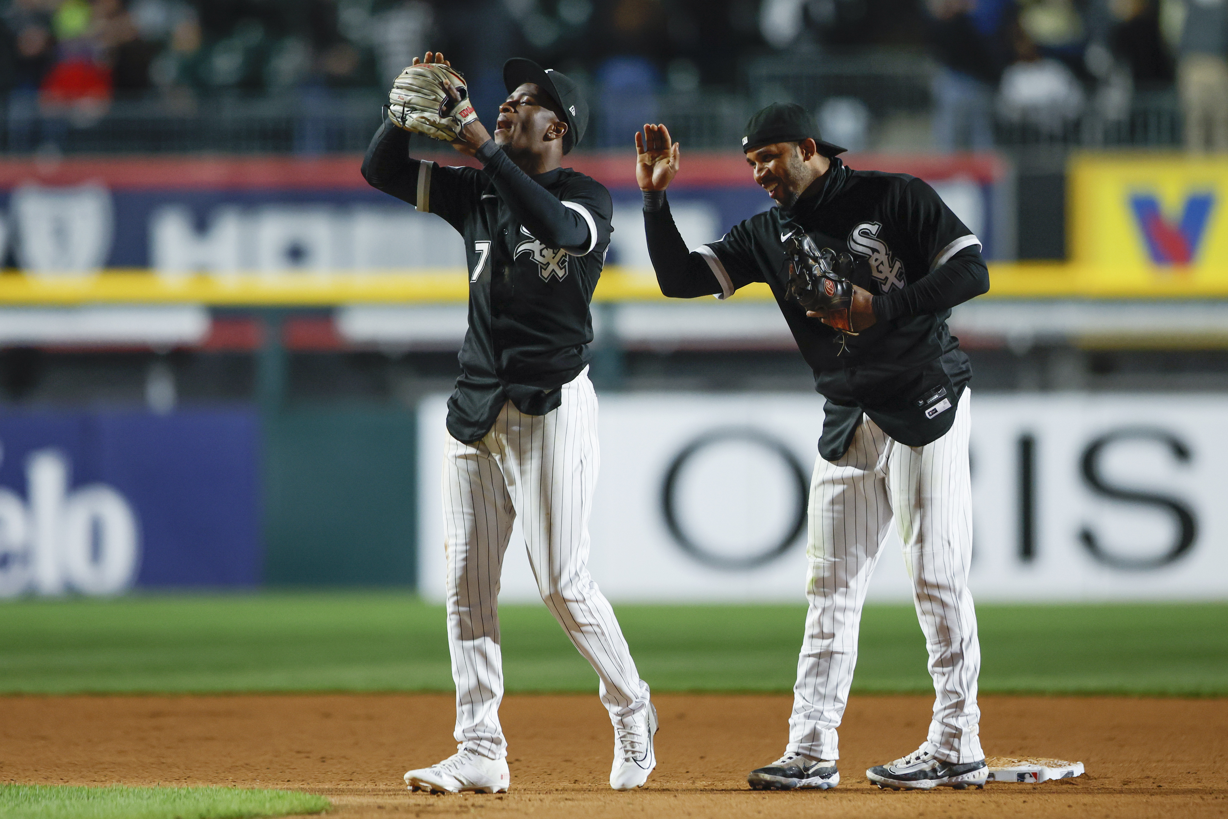 White Sox squeak by Twins, nab first series victory