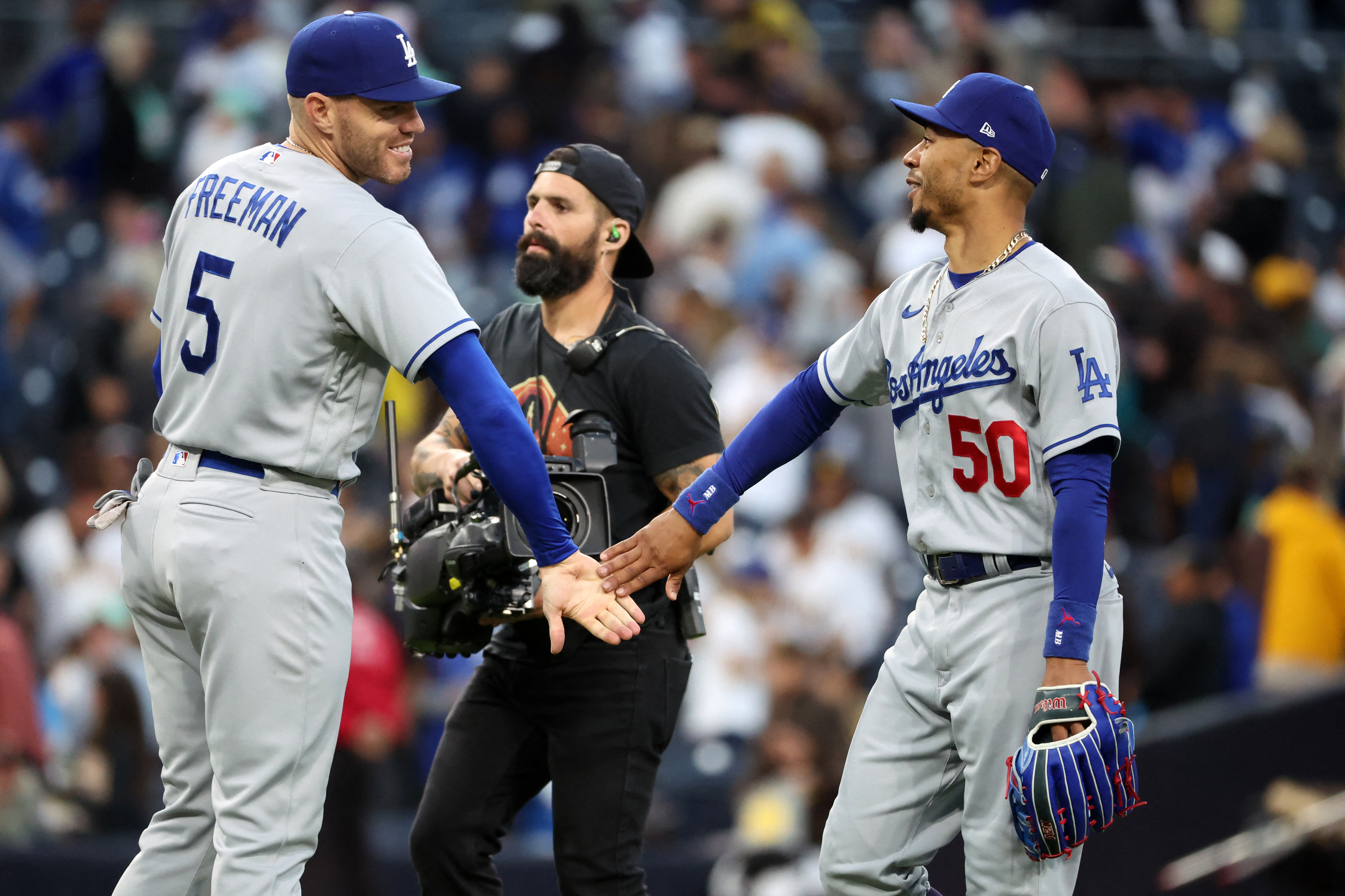 Freddie Freeman's 10th-Inning Hit Sends Dodgers Past Padres 1–0