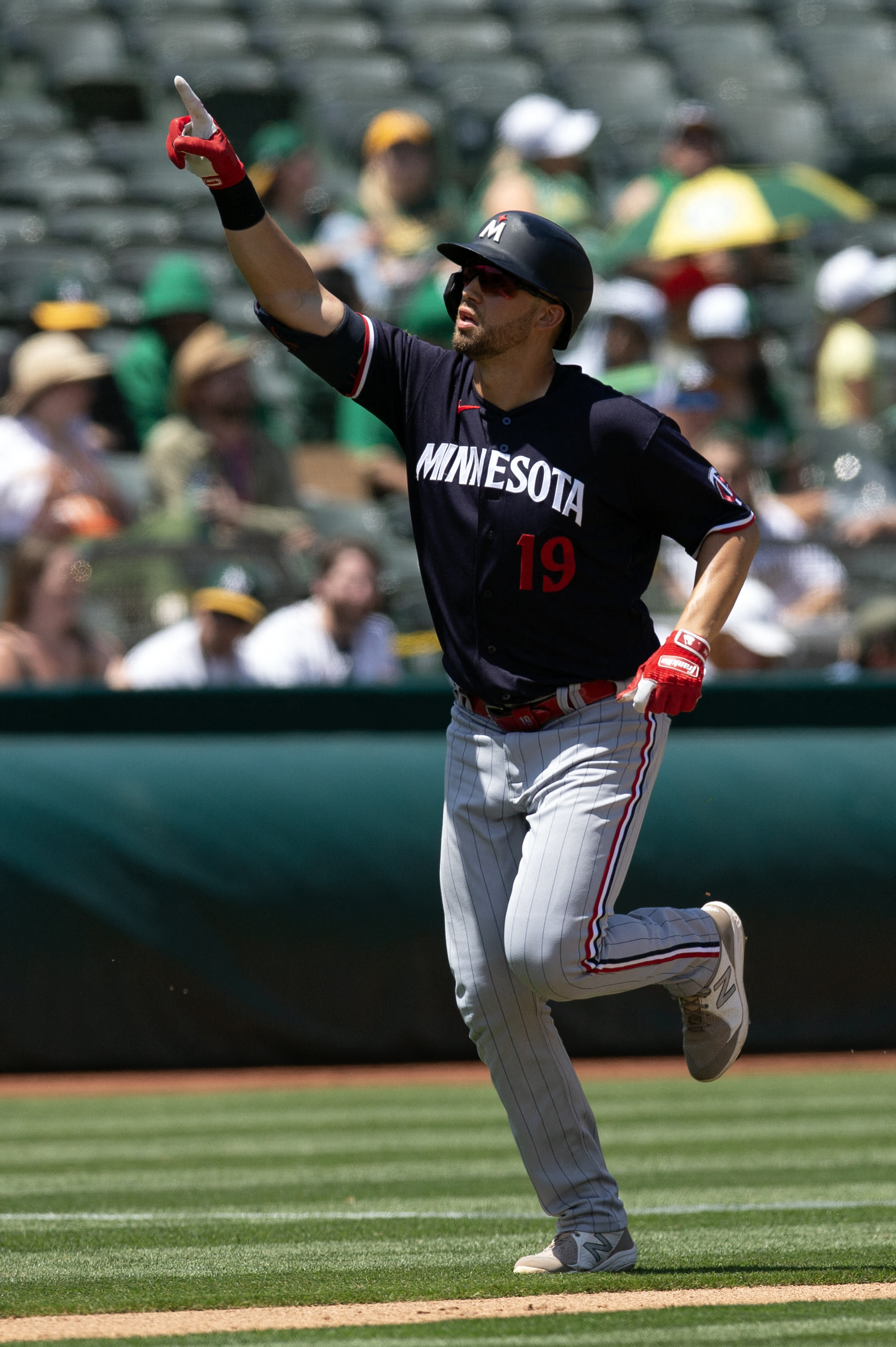 Alex Kirilloff, Twins come from behind to sweep A's