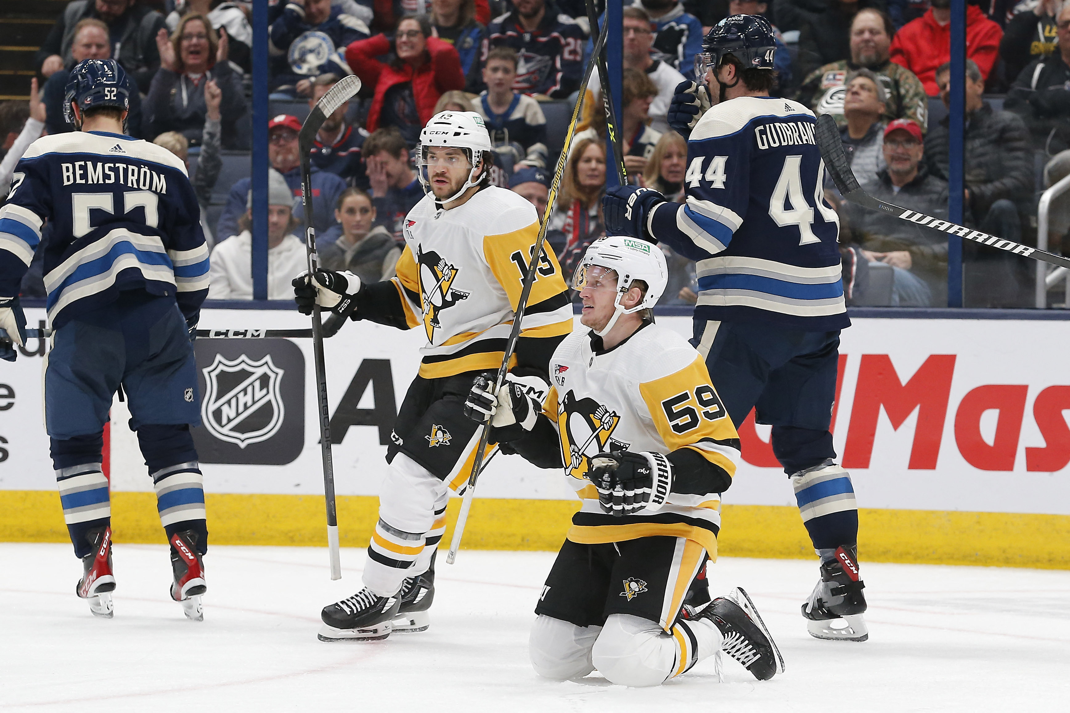 Penguins' Sidney Crosby posts hat trick in win over Blue Jackets | Reuters