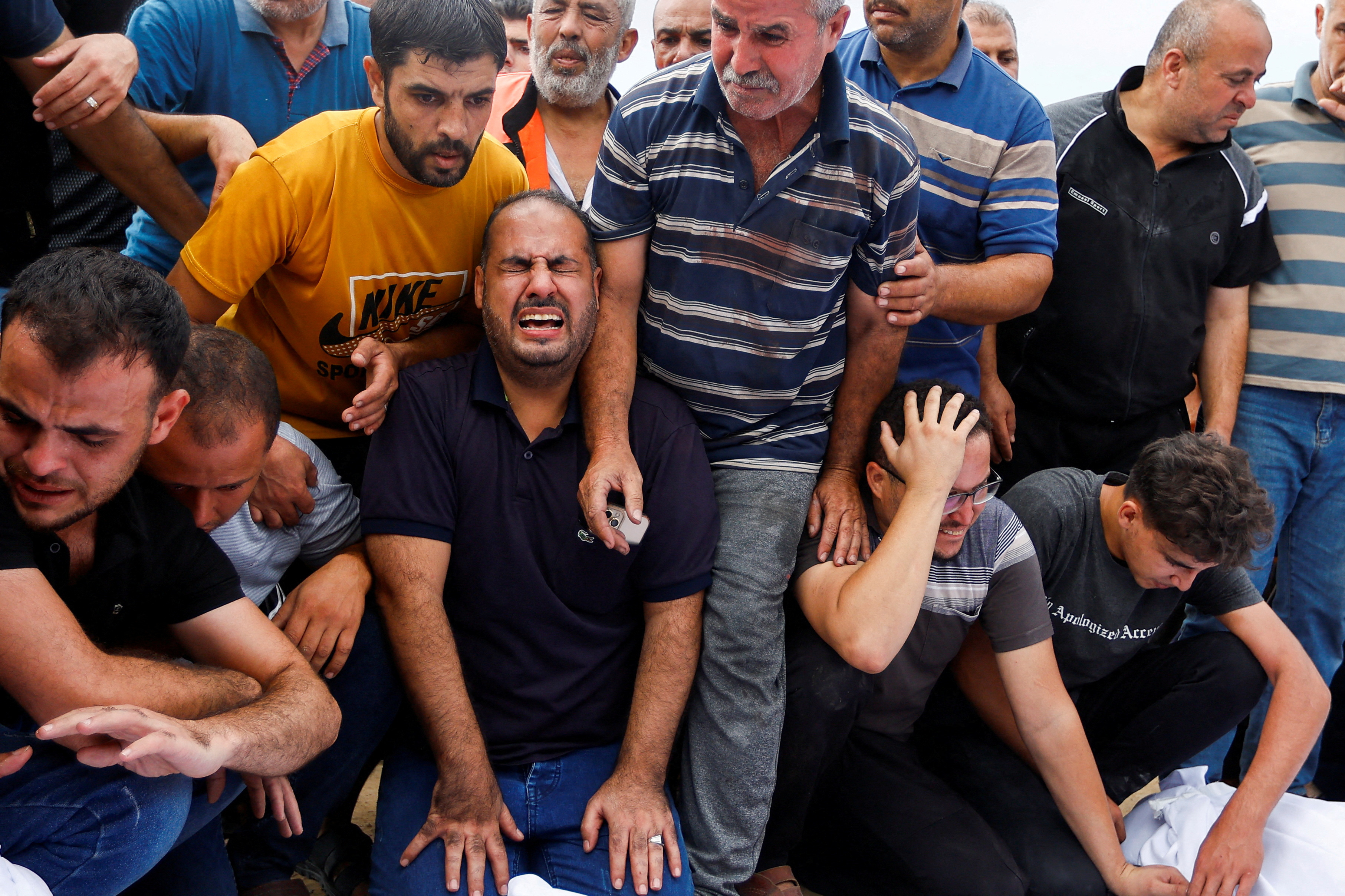 Funerali i anëtarëve palestinezë të familjes al-Agha