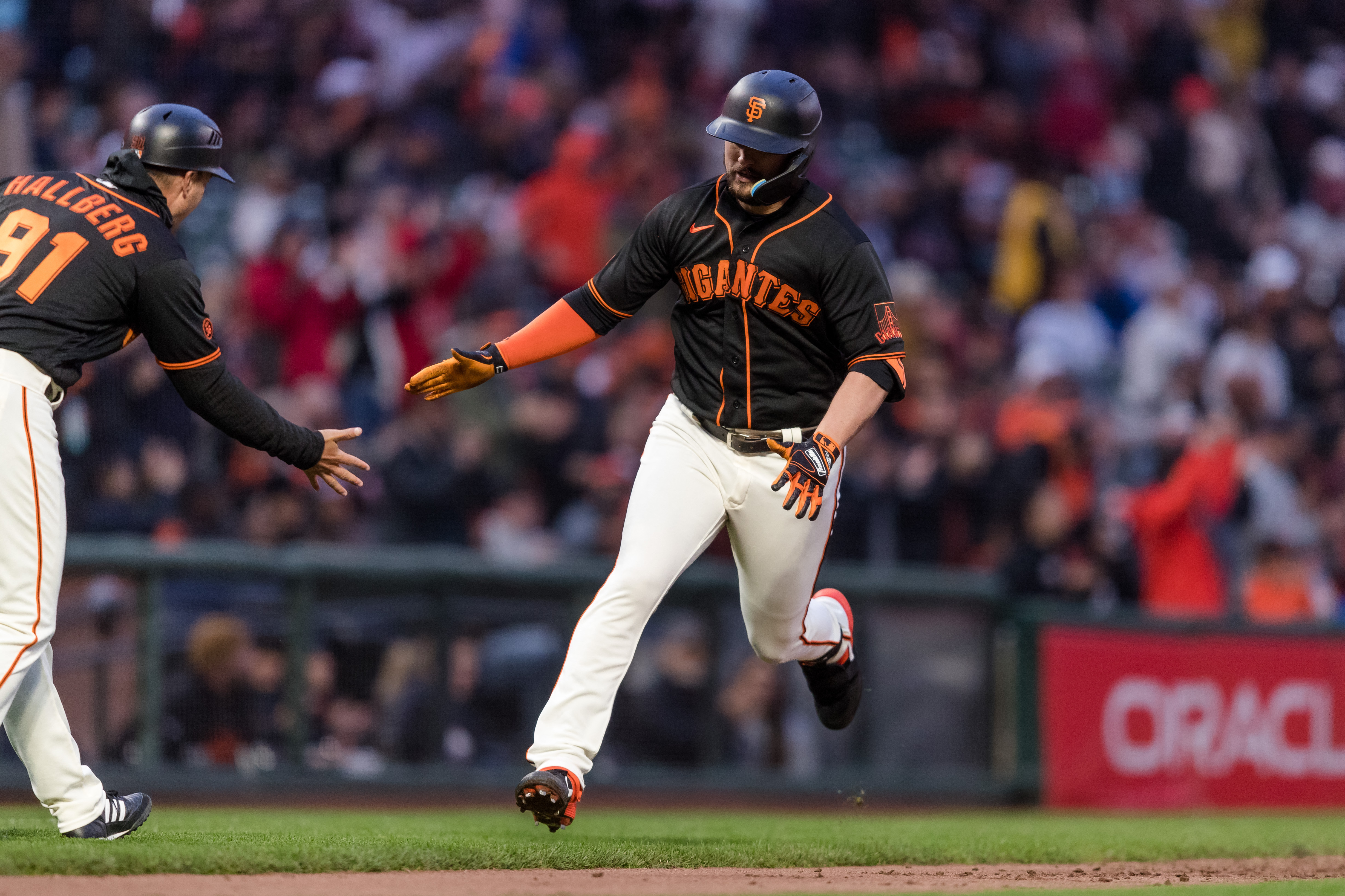 Joc Pederson tags Corbin Burnes again as Giants edge Brewers