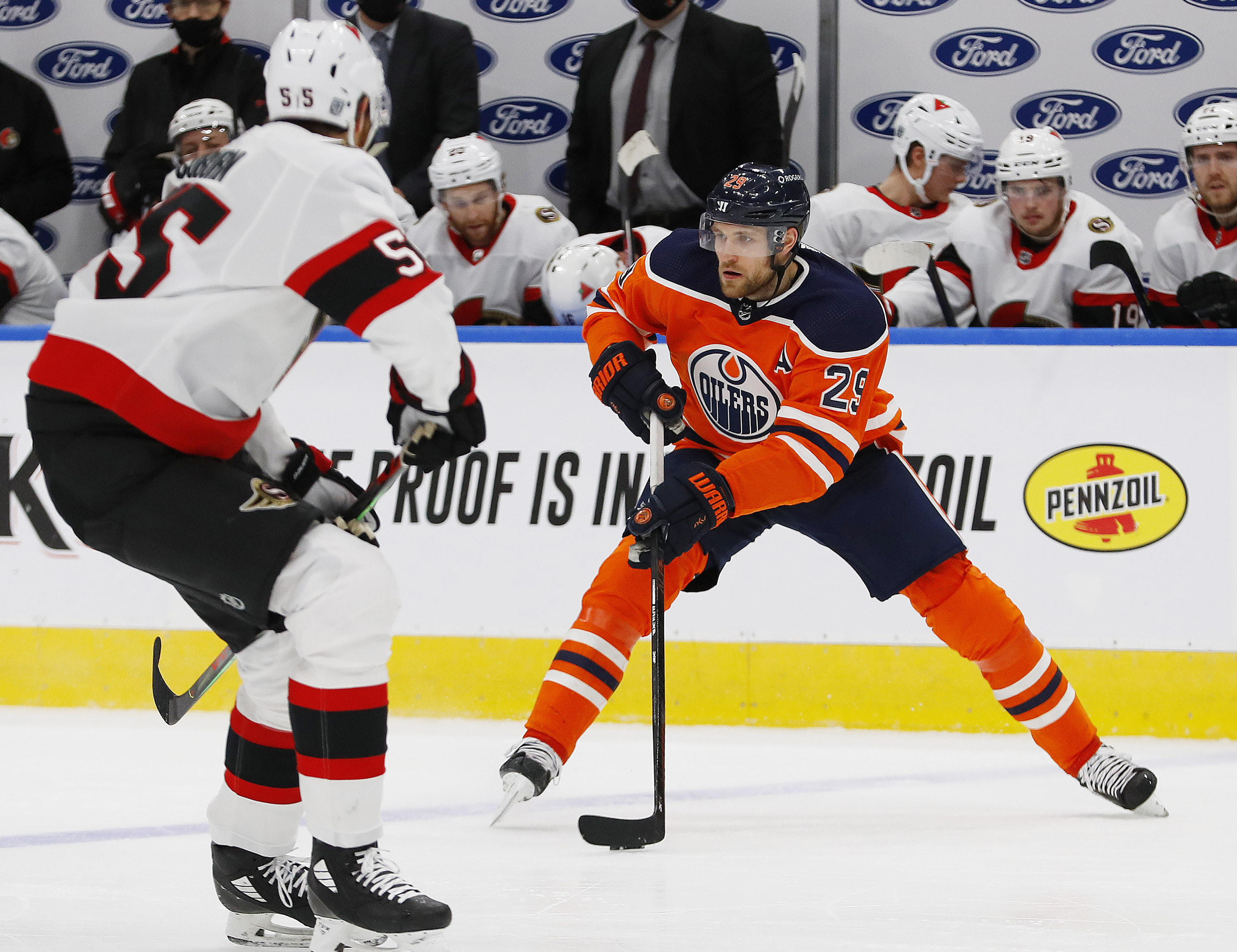 NHL roundup: Makar, MacKinnon lift Avalance past Red Wings