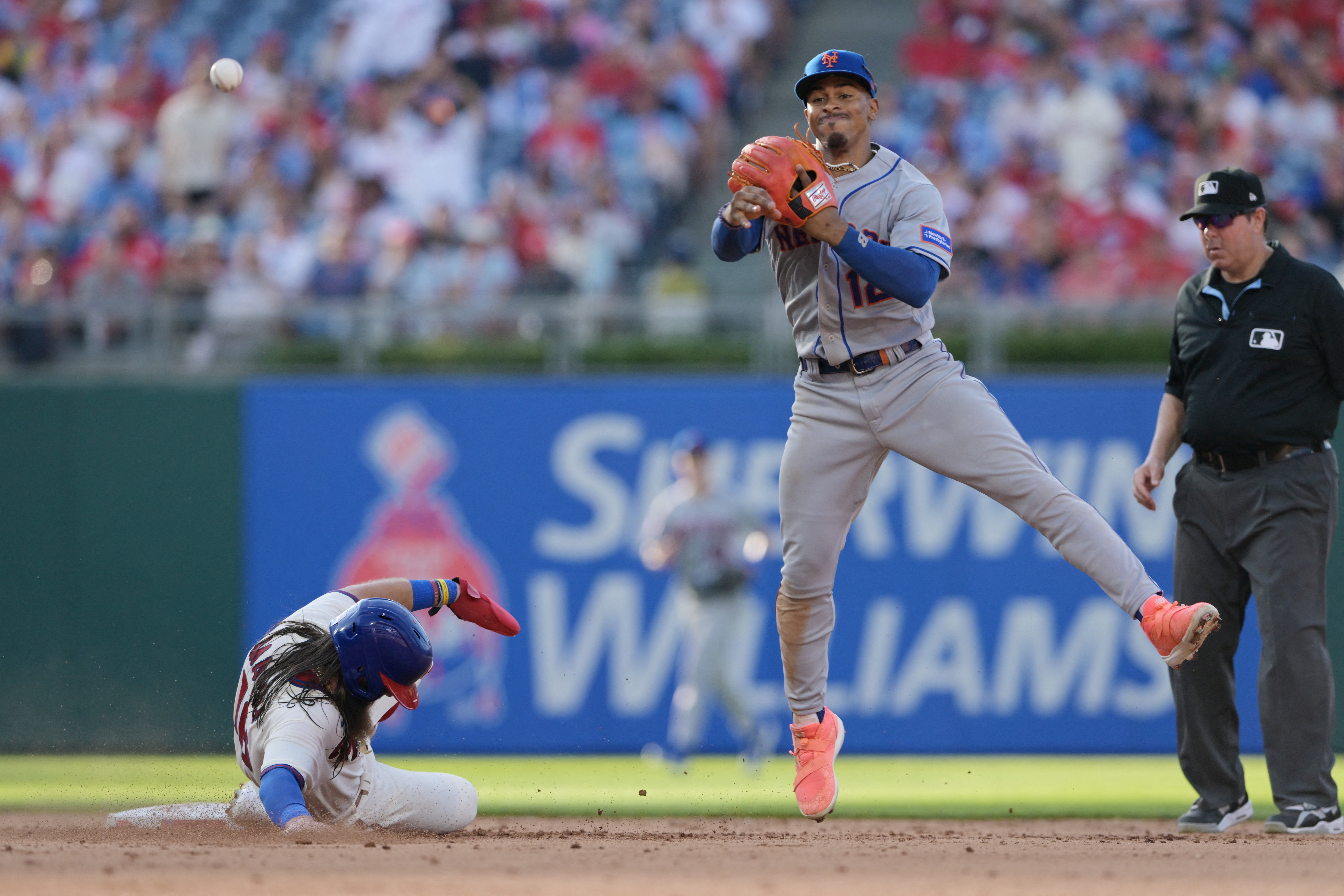 Max Scherzer pitches Mets past Phillies