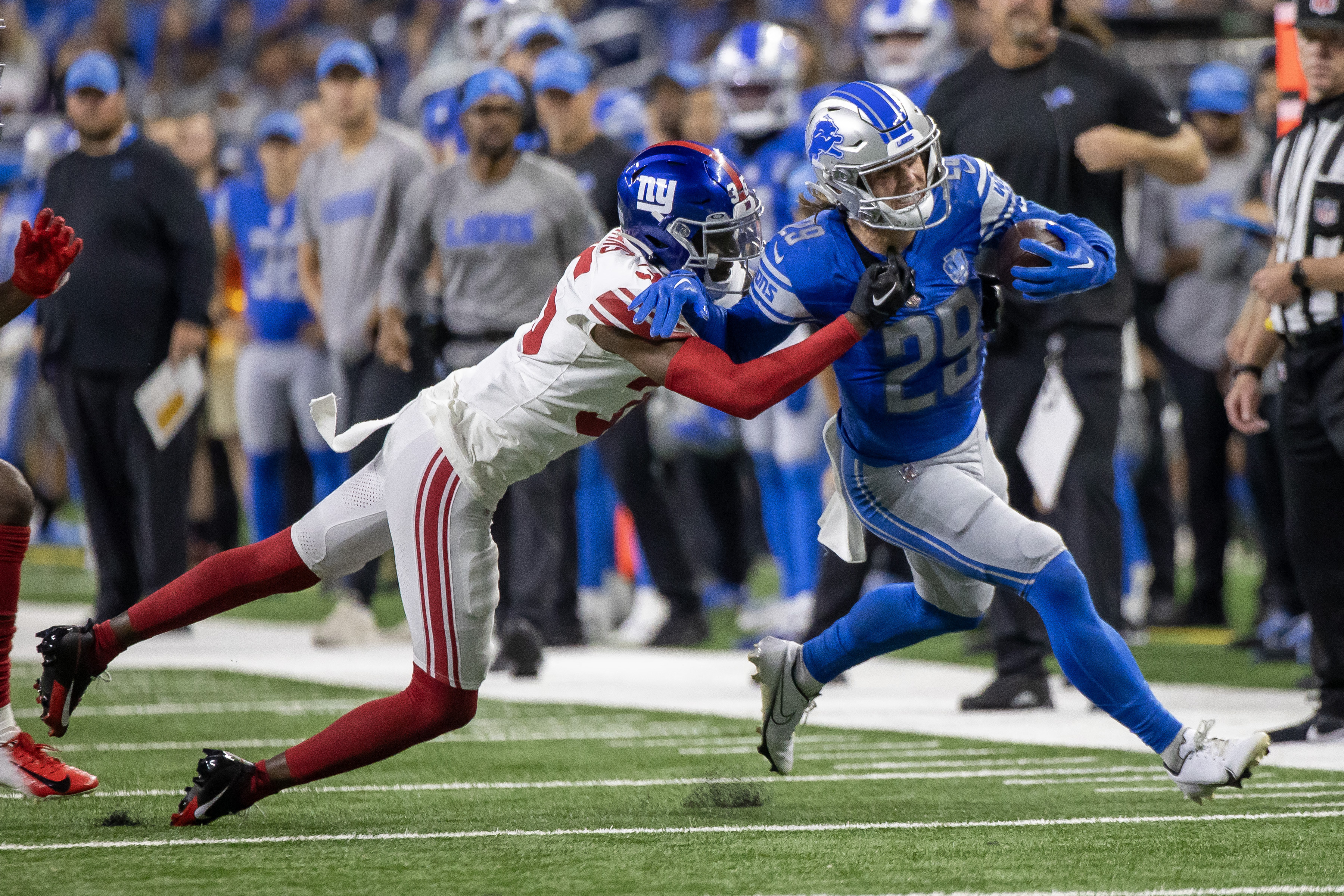 Lions push past Giants in preseason opener on late QB sneak