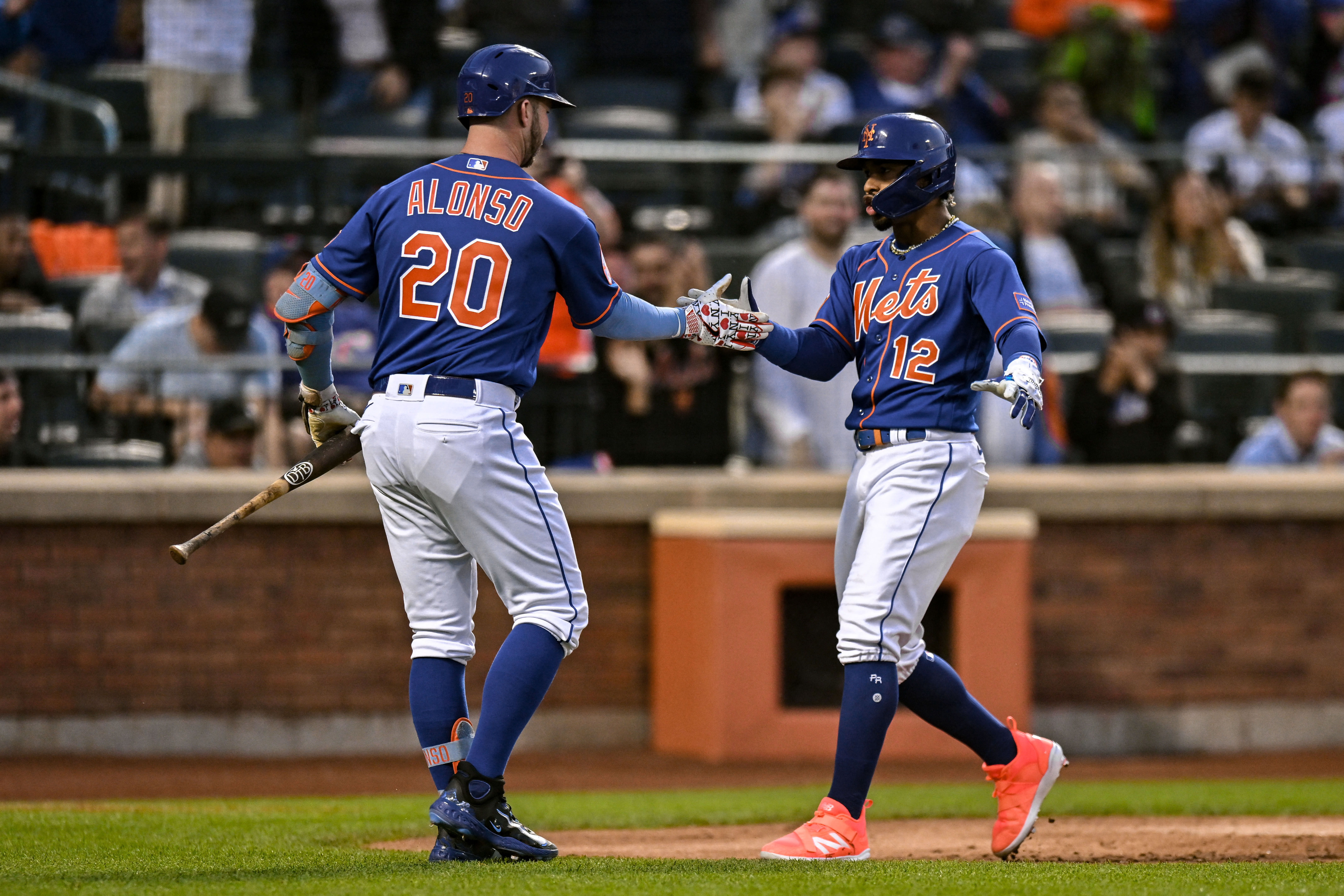 Francisco Lindor, Kodai Senga lead Mets past Phillies