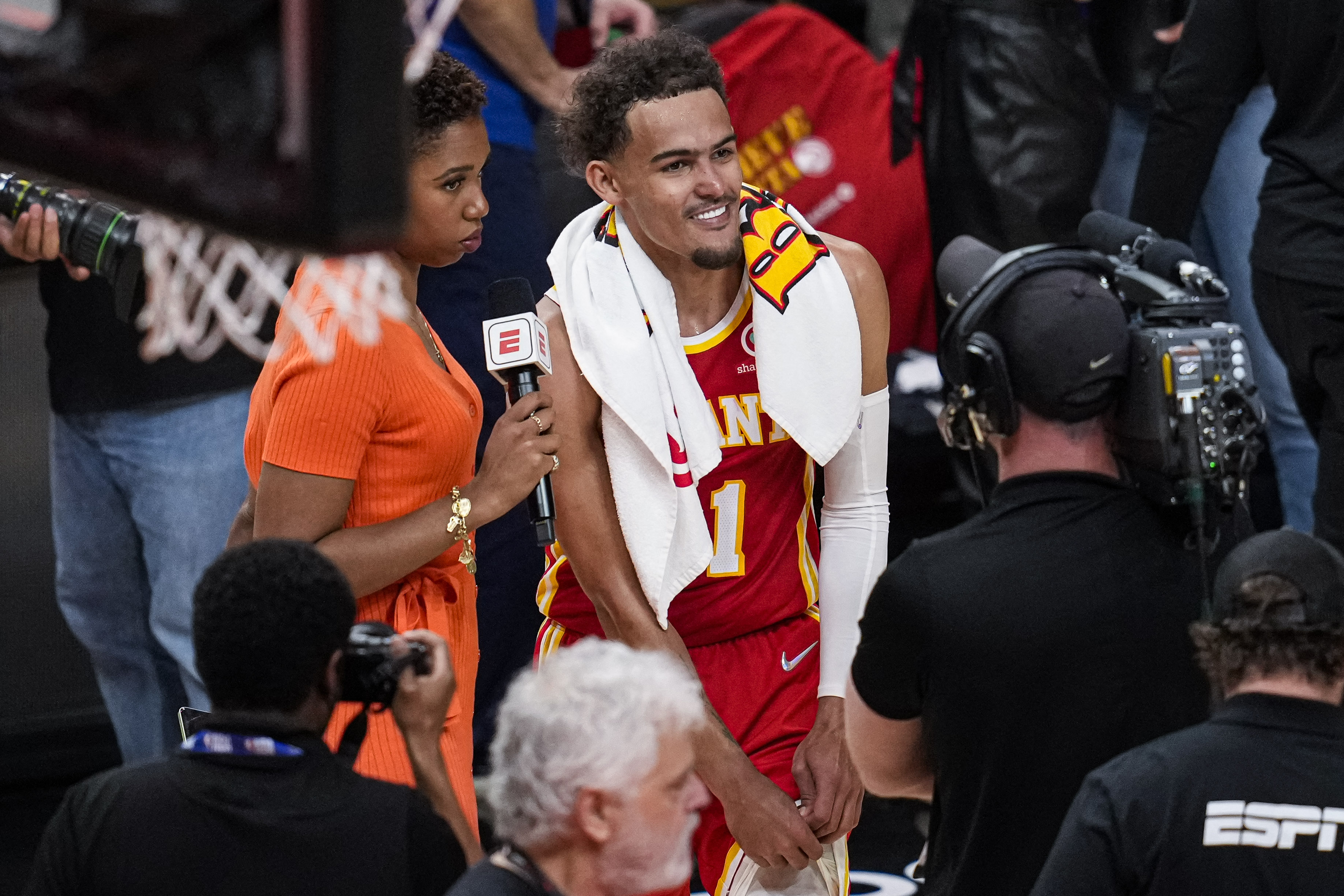 NBA roundup: Trae Young, Hawks nip Heat in final seconds | Reuters