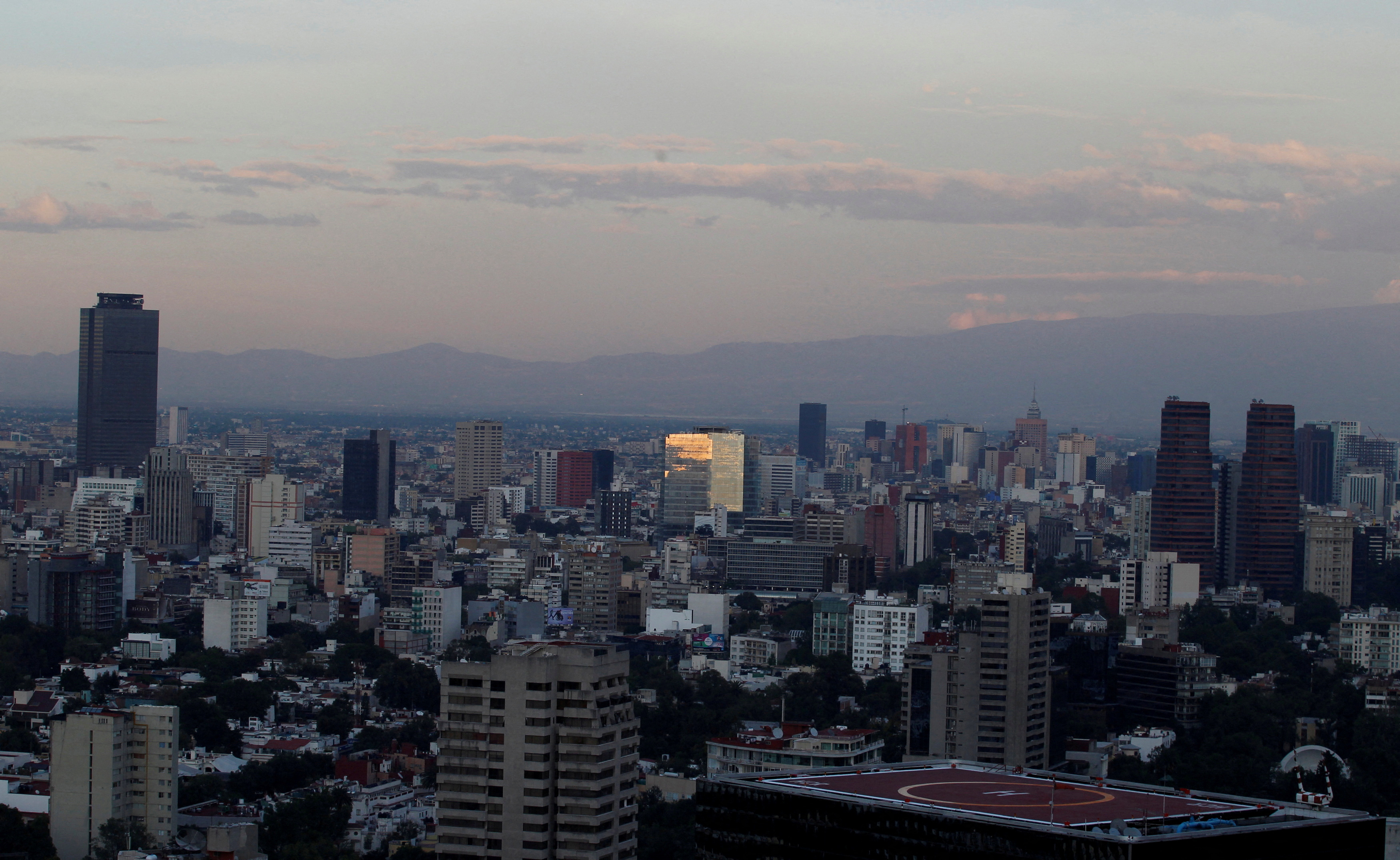 Mexico City Series Provided an Elevated Run (and Entertainment