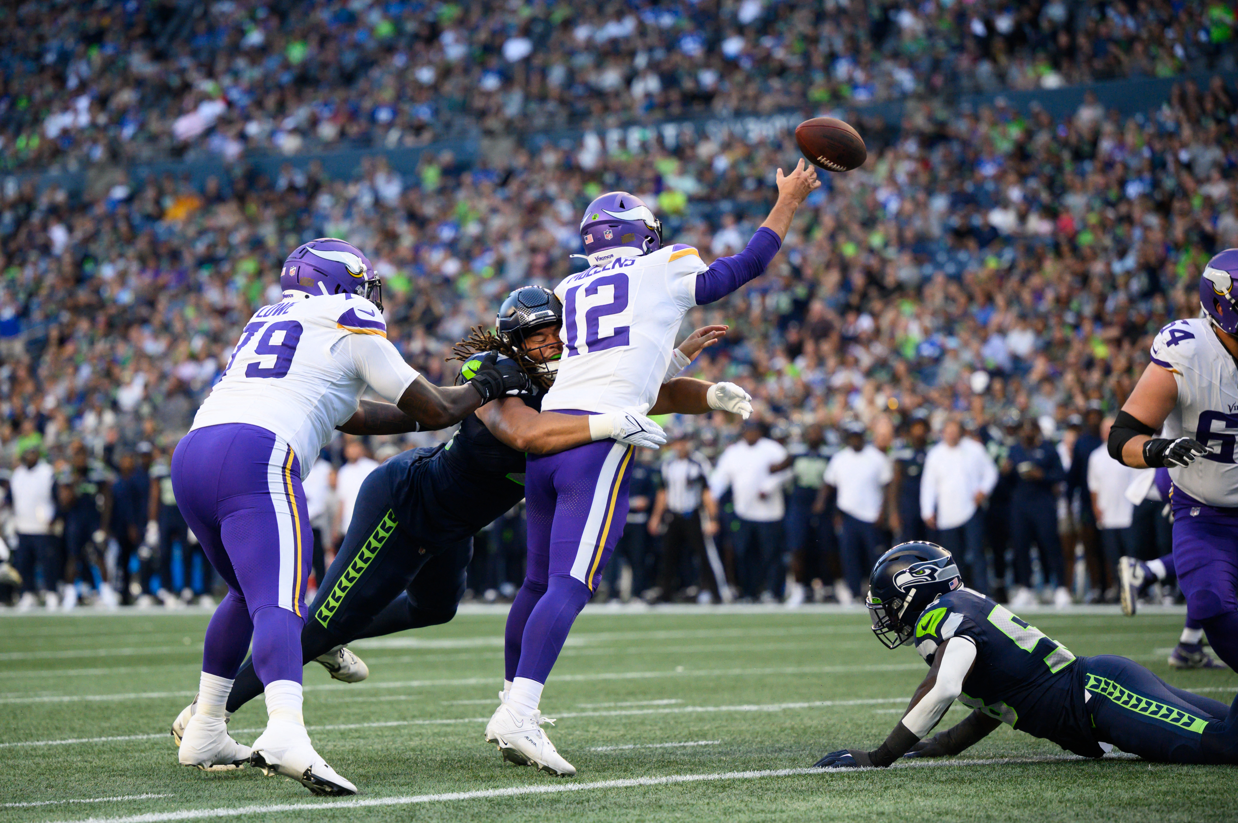 Drew Lock rallies Seahawks past Vikings