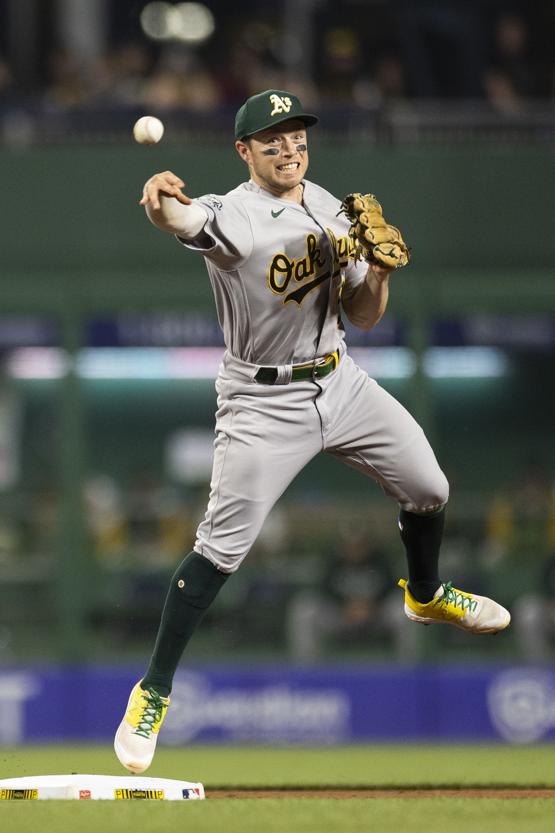 A's fall to Pirates, tie team record with 15th straight road loss