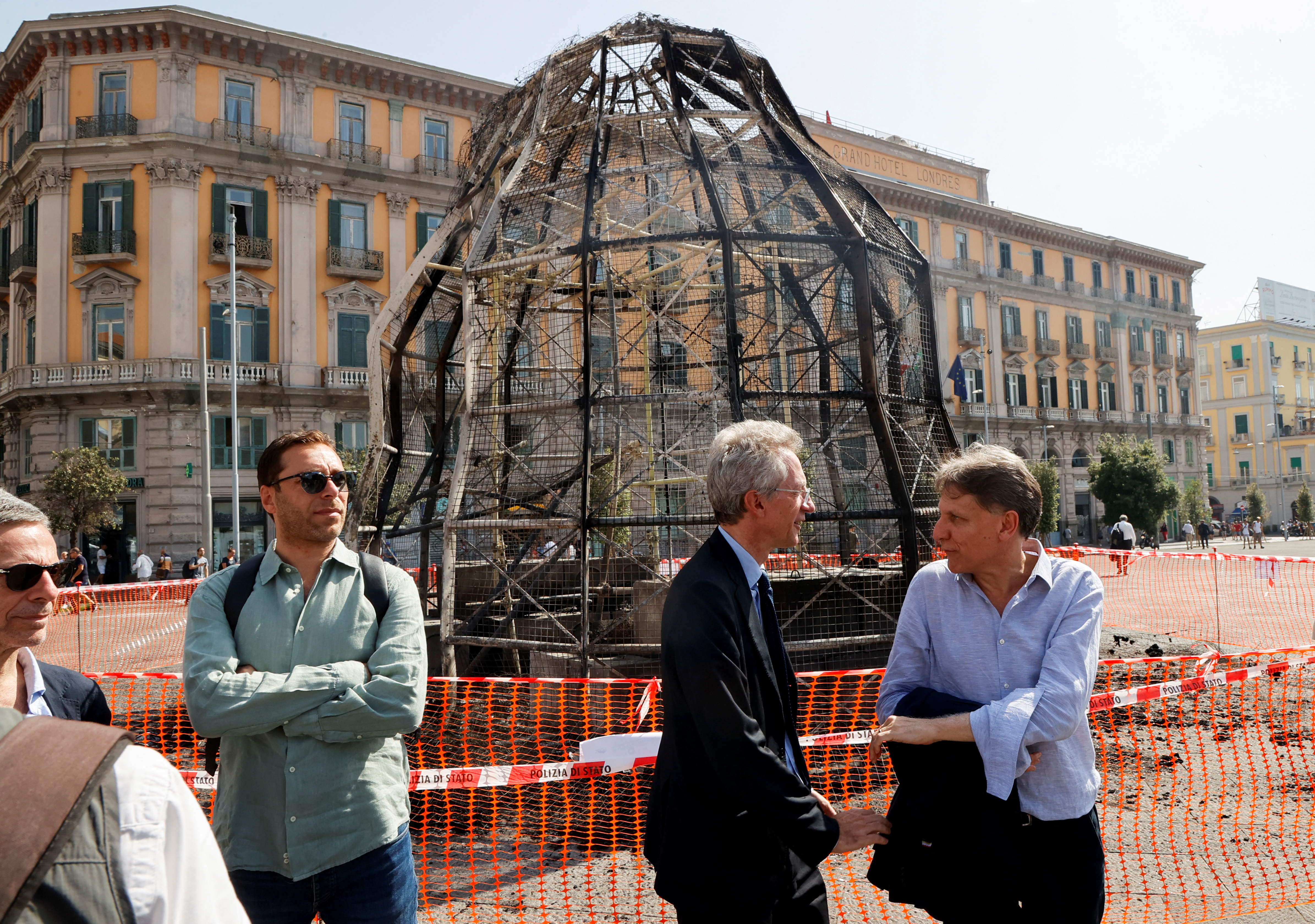 Italian artist Pistoletto's 'Venus of the Rags' destroyed in arson