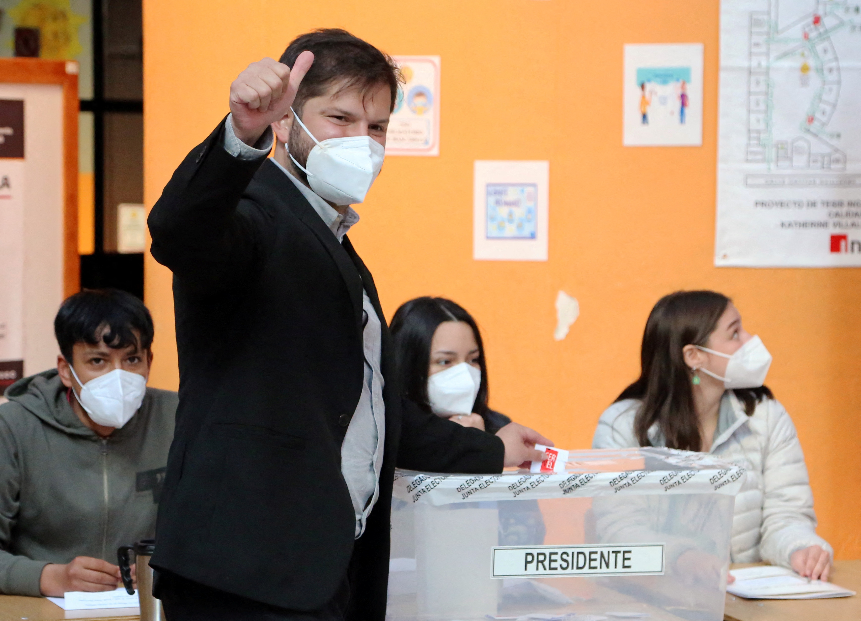 Chileans vote in presidential elections in Punta Arenas