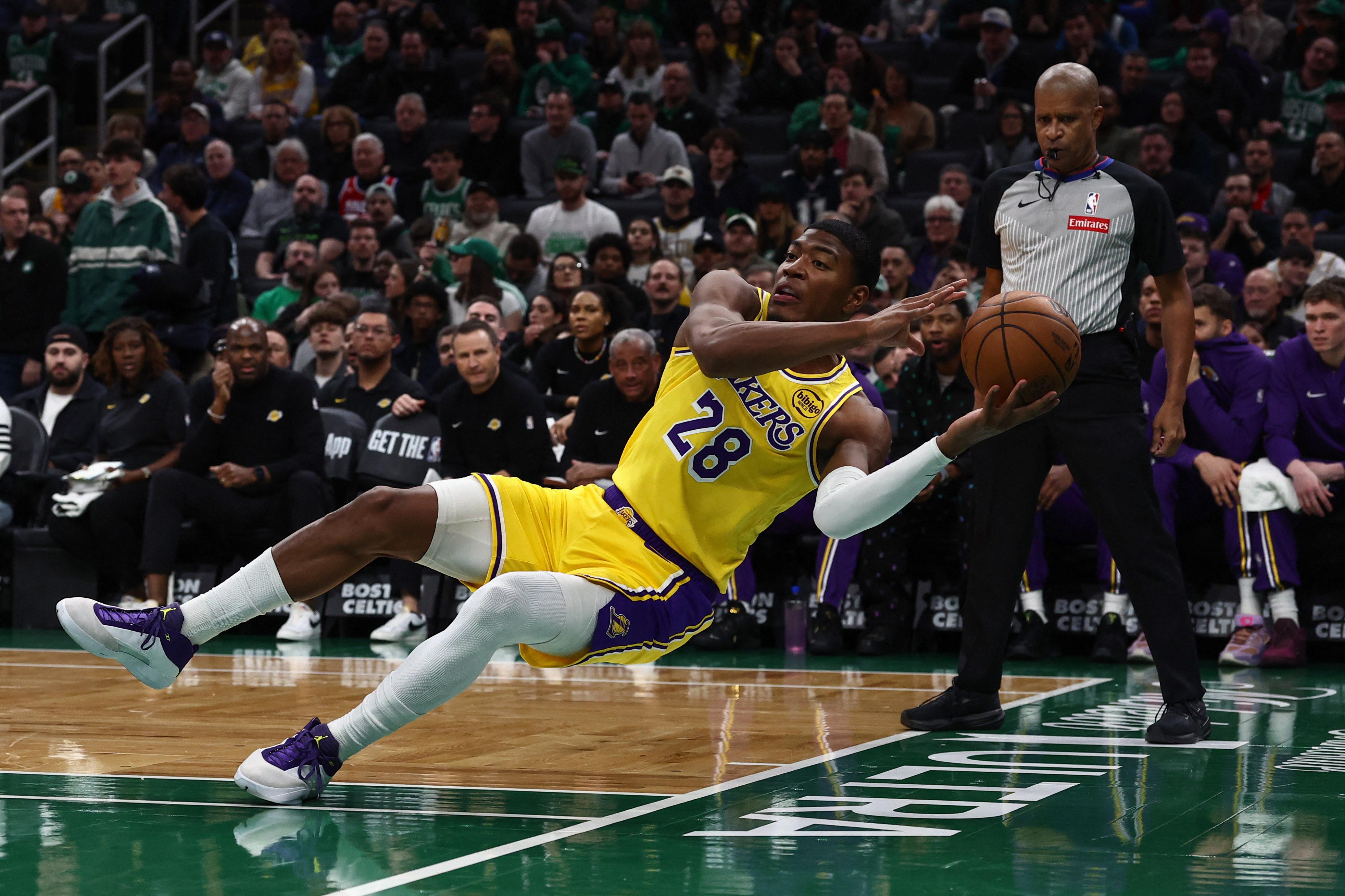 NBA＝八村13得点、レーカーズ敗れる セルティックス4連勝 | ロイター