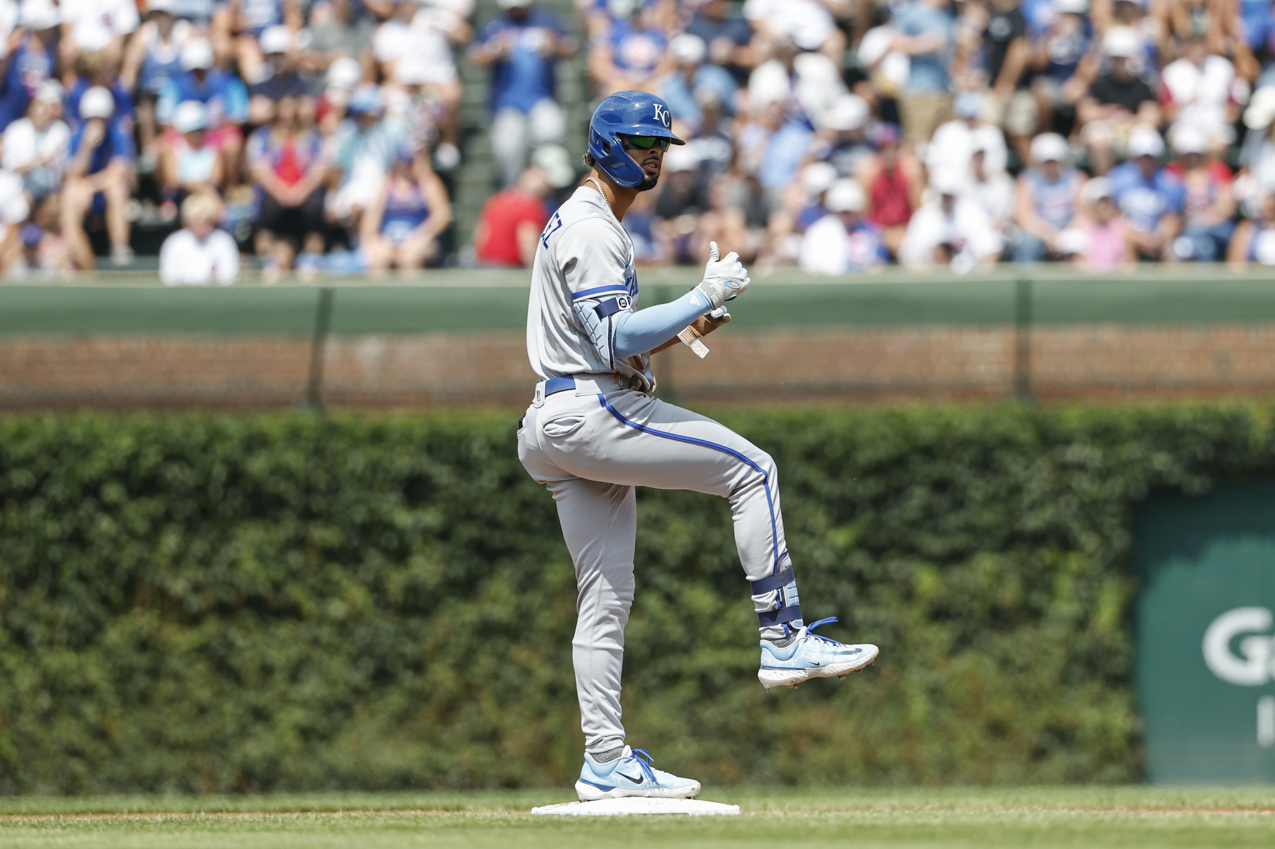 Bobby Witt Jr. leads Royals past Cubs in series opener