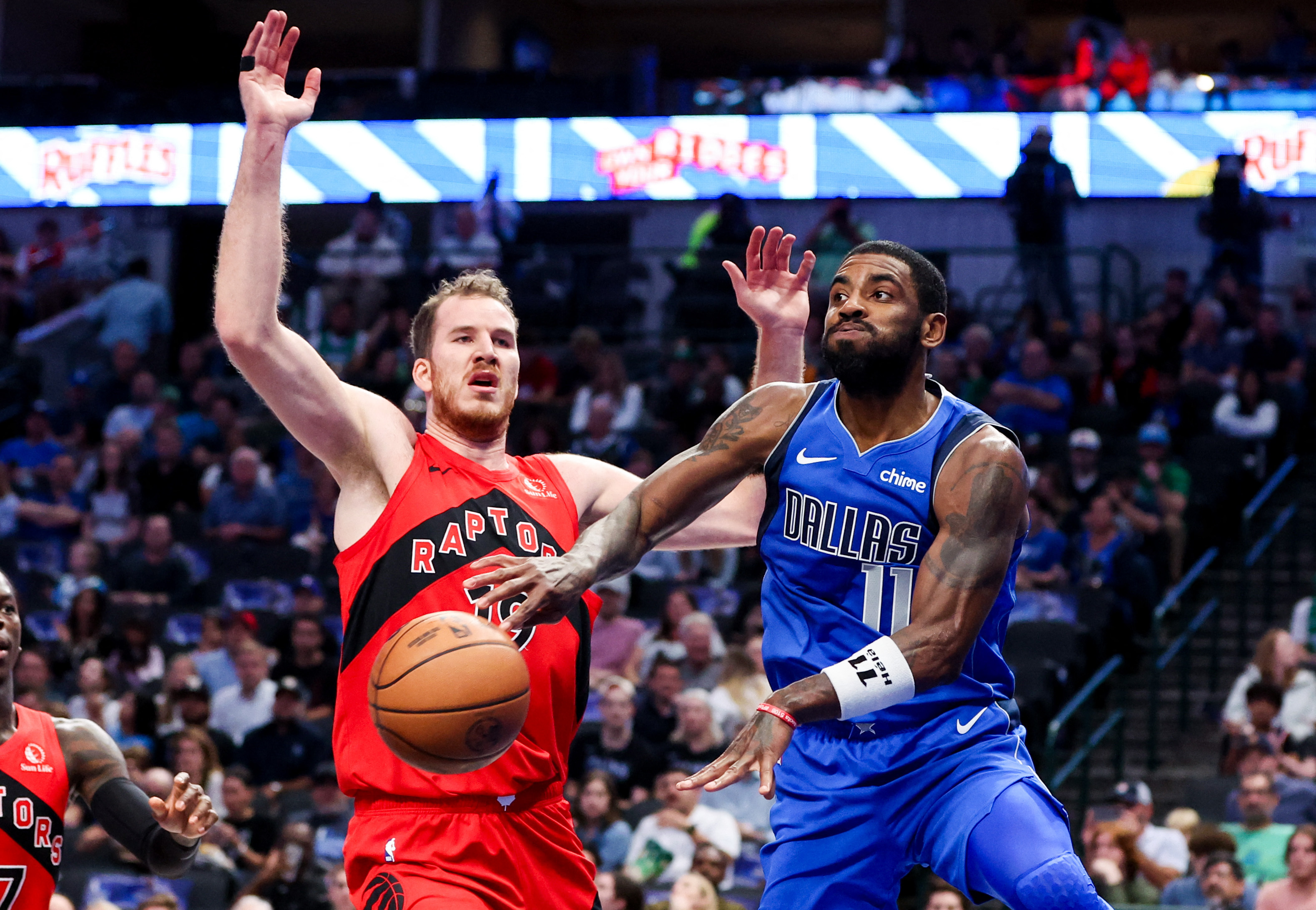 Pascal Siakam S Season Best Night Lifts Raptors Past Mavs Reuters