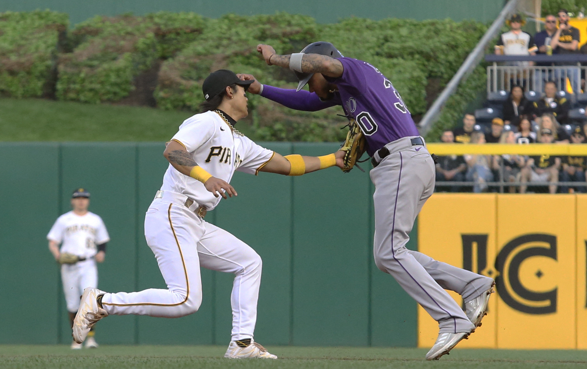 Jurickson Profar (2 HRs), Rockies thrash Pirates