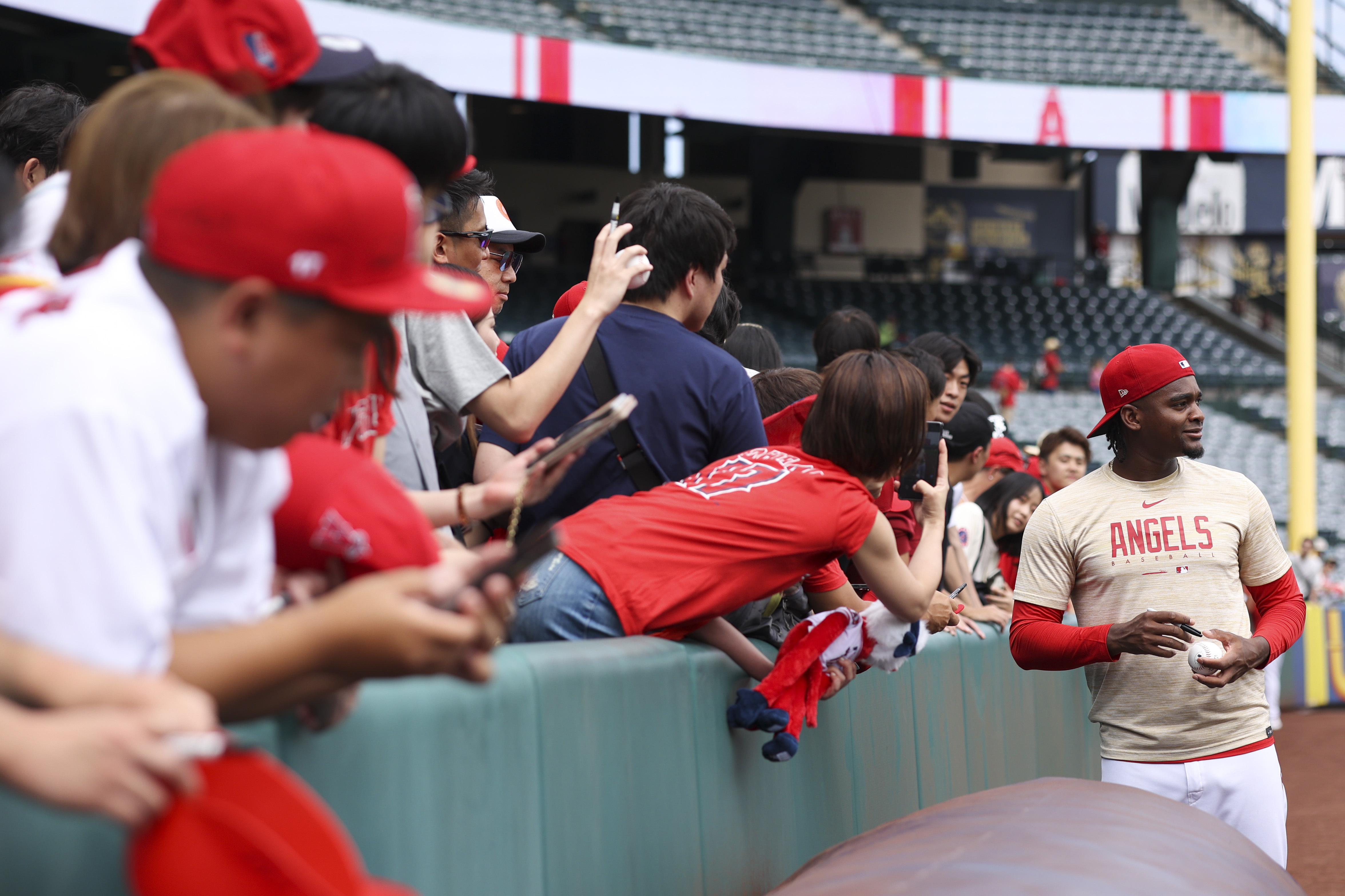 Kenny Rosenberg, Angels squeeze past punchless Guardians