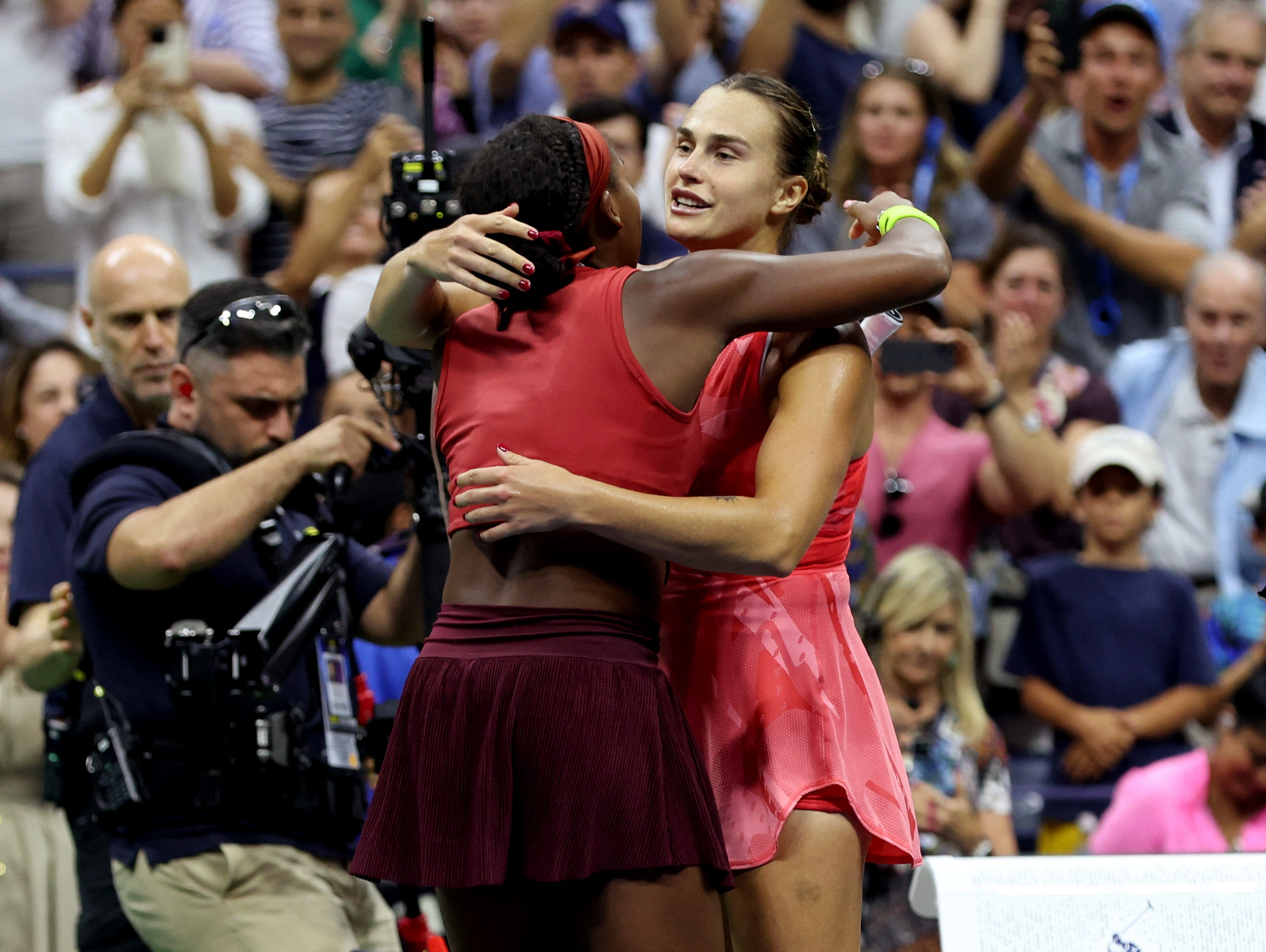 American Teenager Coco Gauff Fights Back To Beat Aryna Sabalenka And ...