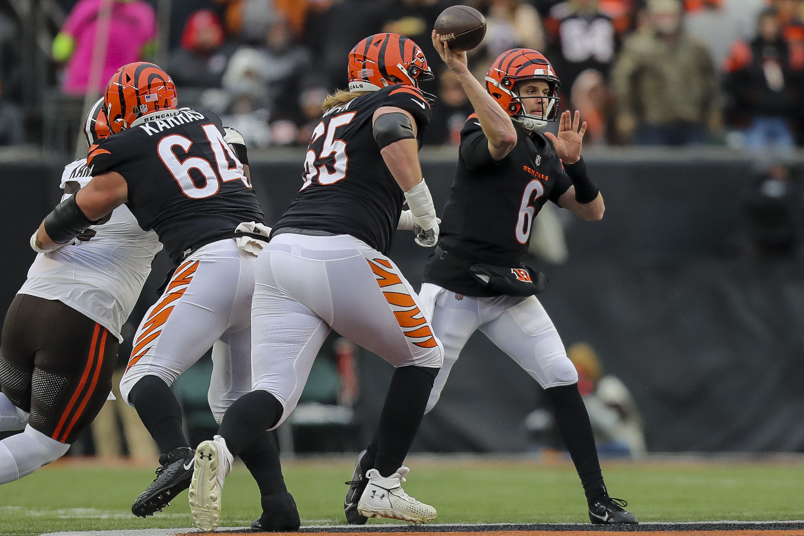 Bengals Roll Past Browns; Entire AFC North Finishes Above .500 | Reuters