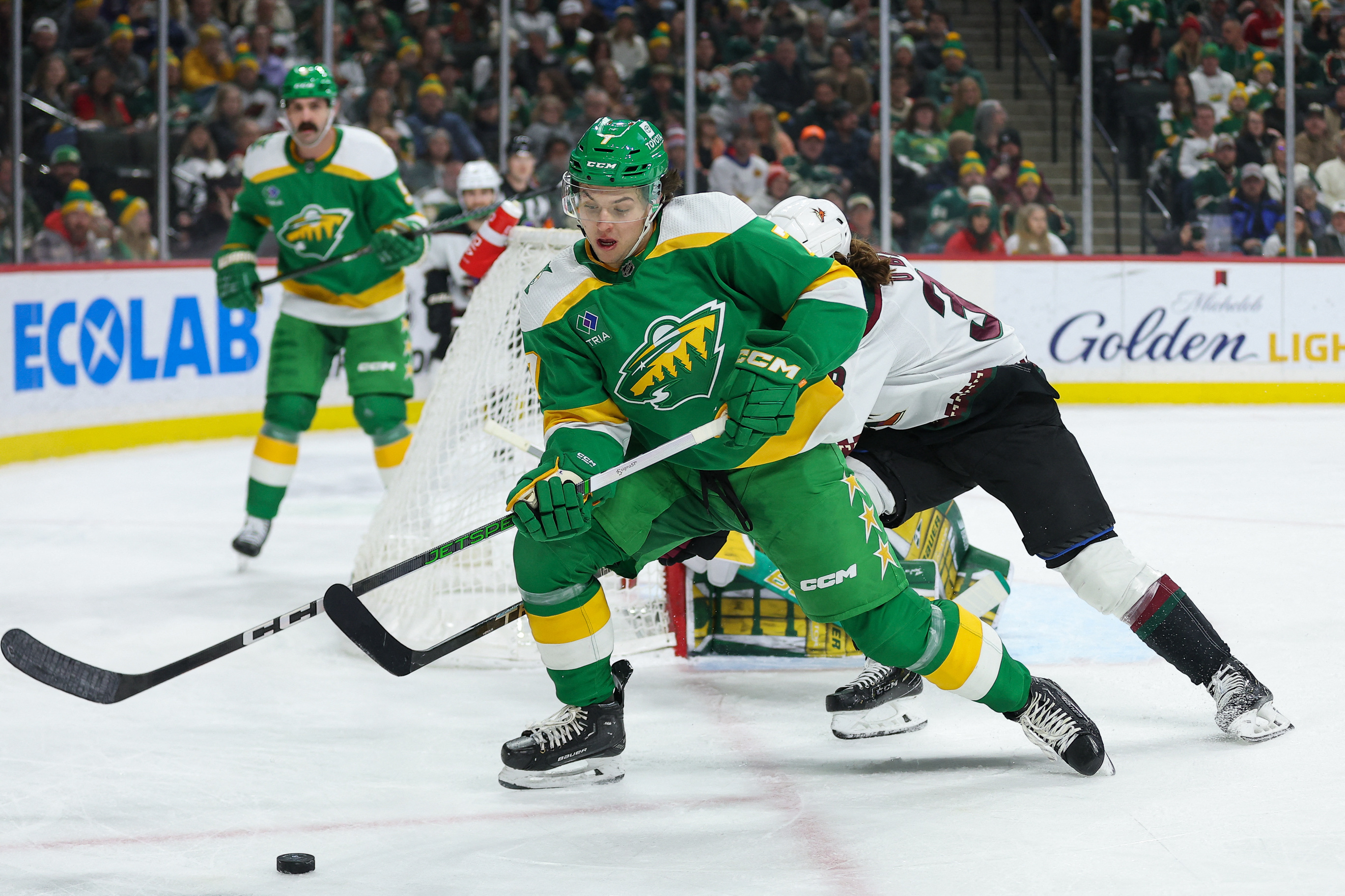 Nick Bjugstad's Hat Trick Lifts Coyotes Over Wild | Reuters