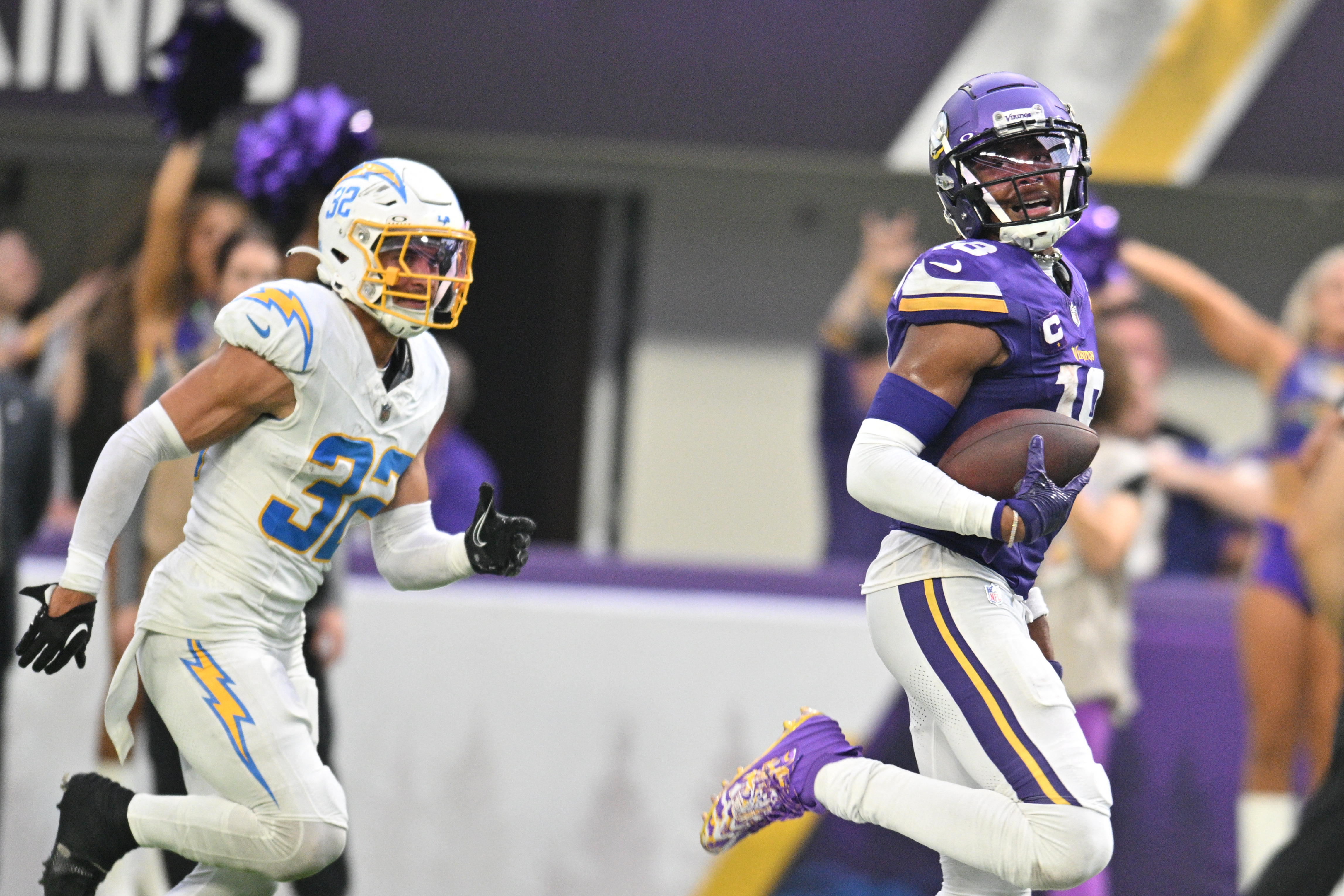 End zone INT gives Chargers 28-24 win over Vikings