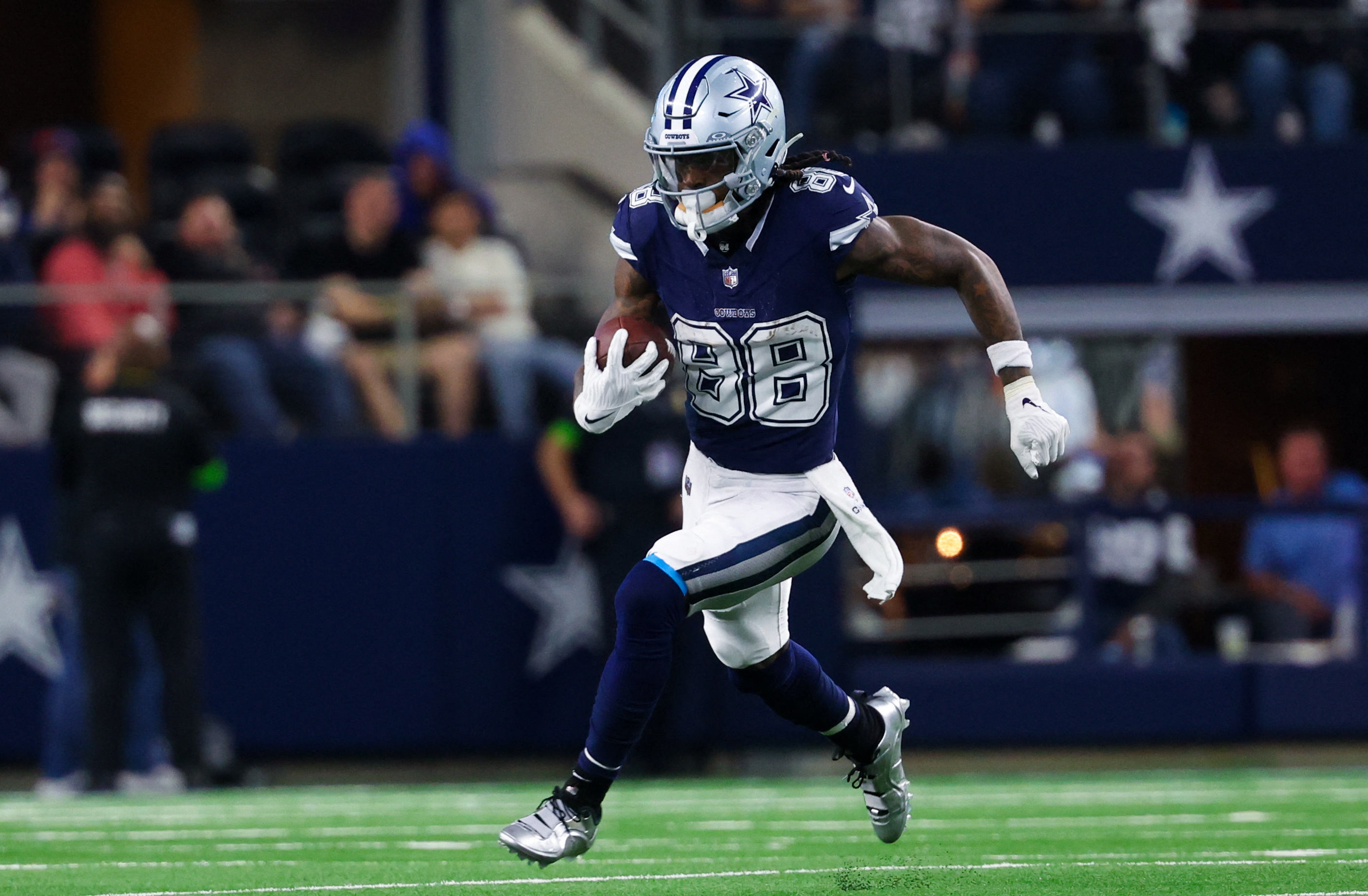 Cowboys sense 'promising' talks with WR CeeDee Lamb | Reuters