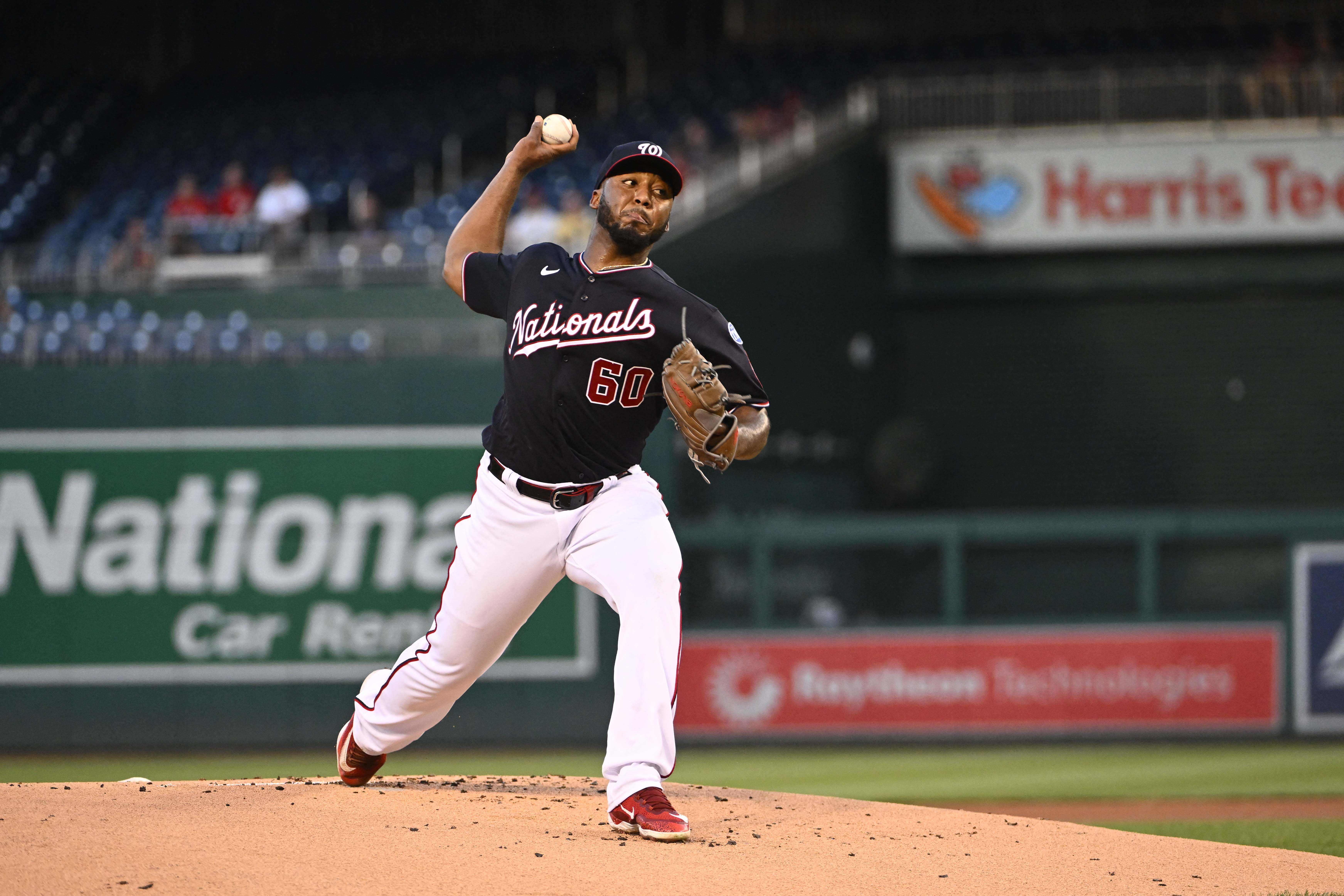 Rookie Jacob Young's single concludes the Nationals' rally for a 3-2 win  over the Mets -  5 Eyewitness News