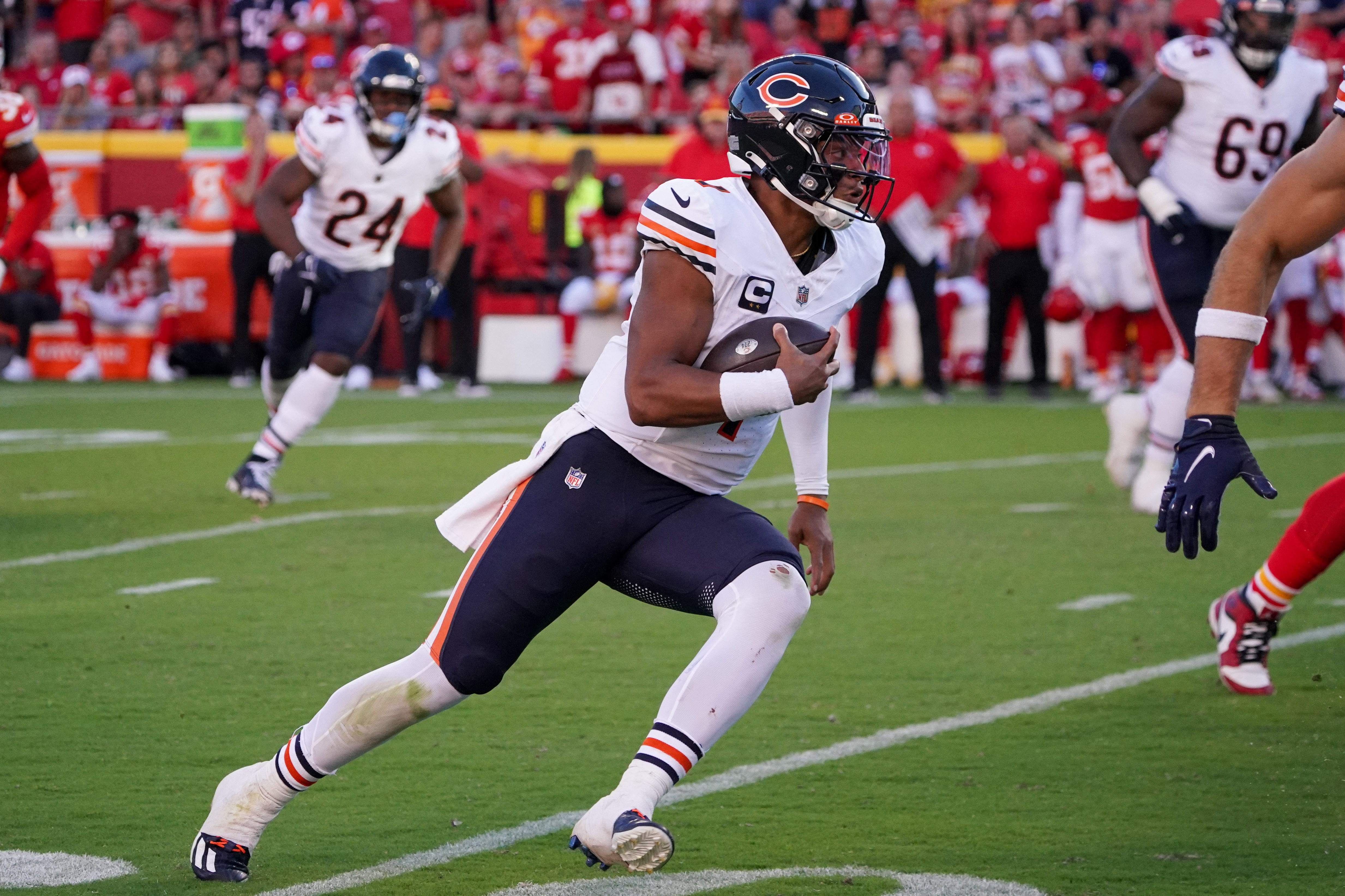 NFL: Denver Broncos at Chicago Bears, Fieldlevel