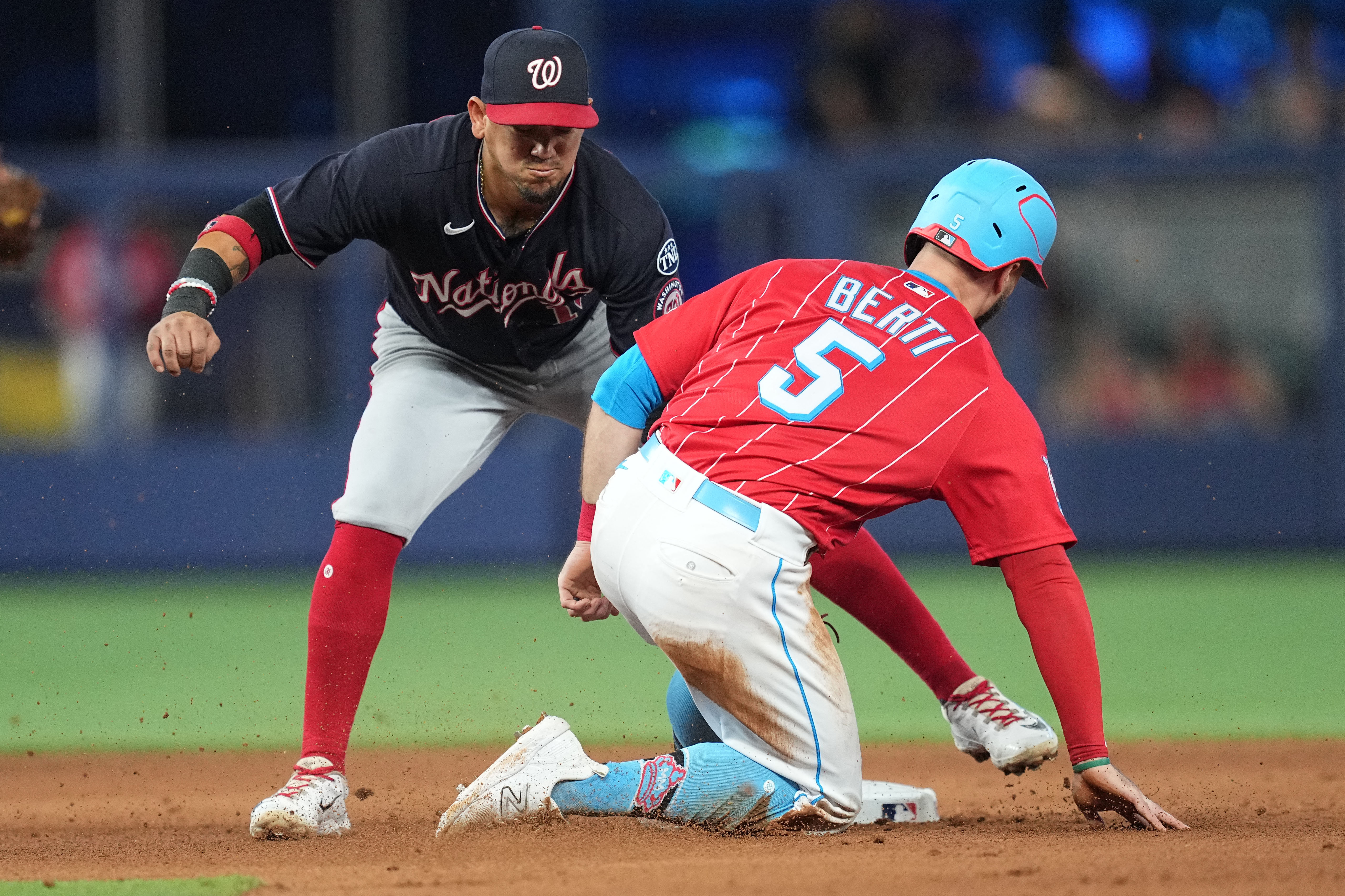 Nationals score go-ahead run in 9th on passed ball, rally to beat Marlins  3-2 - Newsday