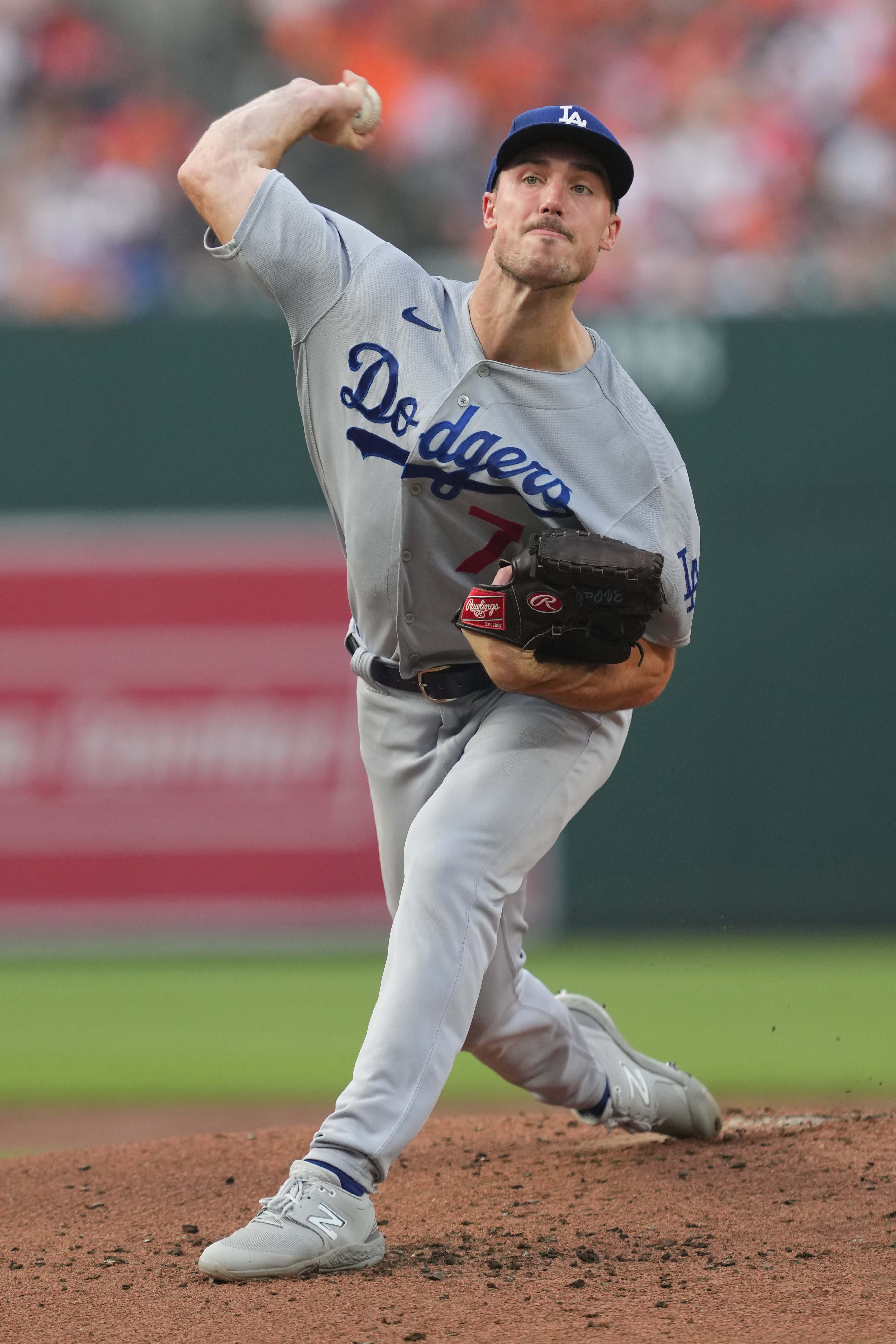 Jason Heyward hits a 3-run homer as the Dodgers rout the Orioles