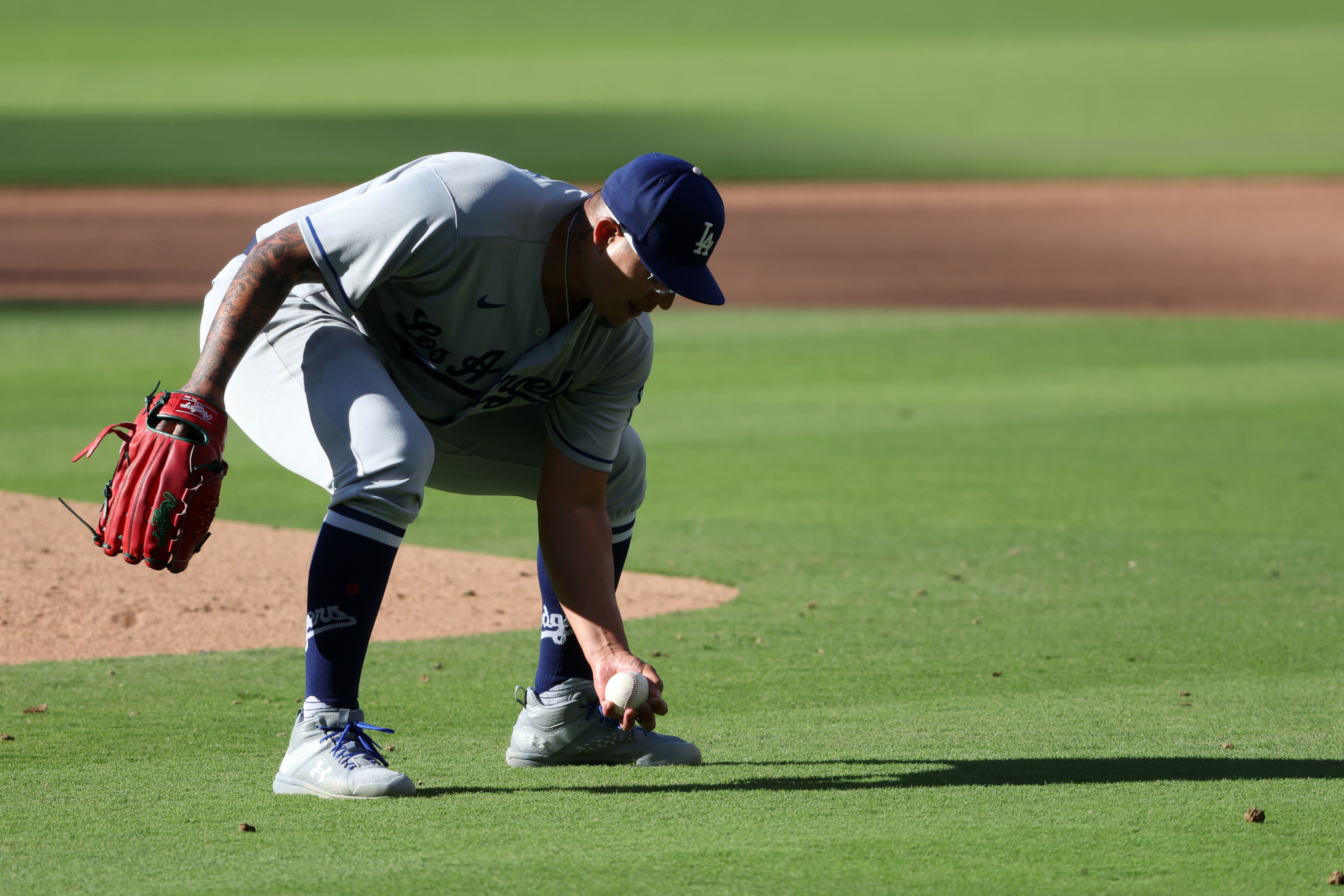 Freddie Freeman's 10th-Inning Hit Sends Dodgers Past Padres 1–0