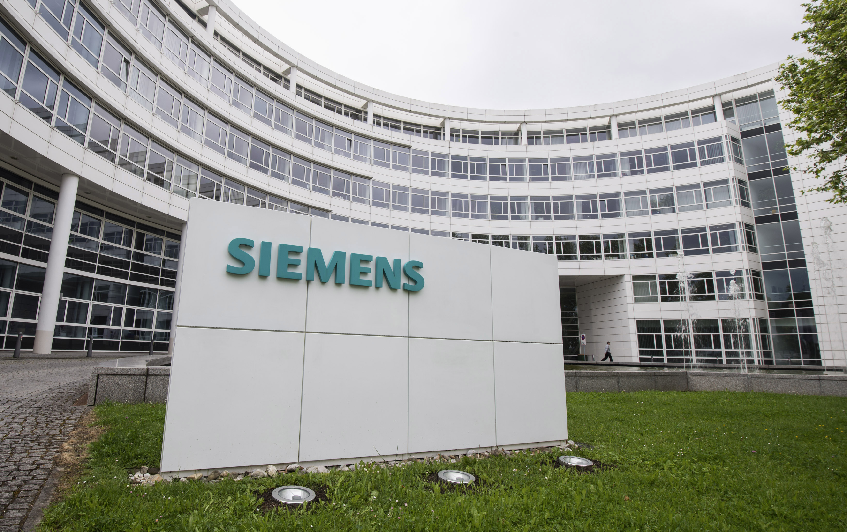 Company germany. Немецкий концерн Siemens. Завод Сименс в Германии. Siemens головной офис Германия. Фирма Сименс в Мюнхене.
