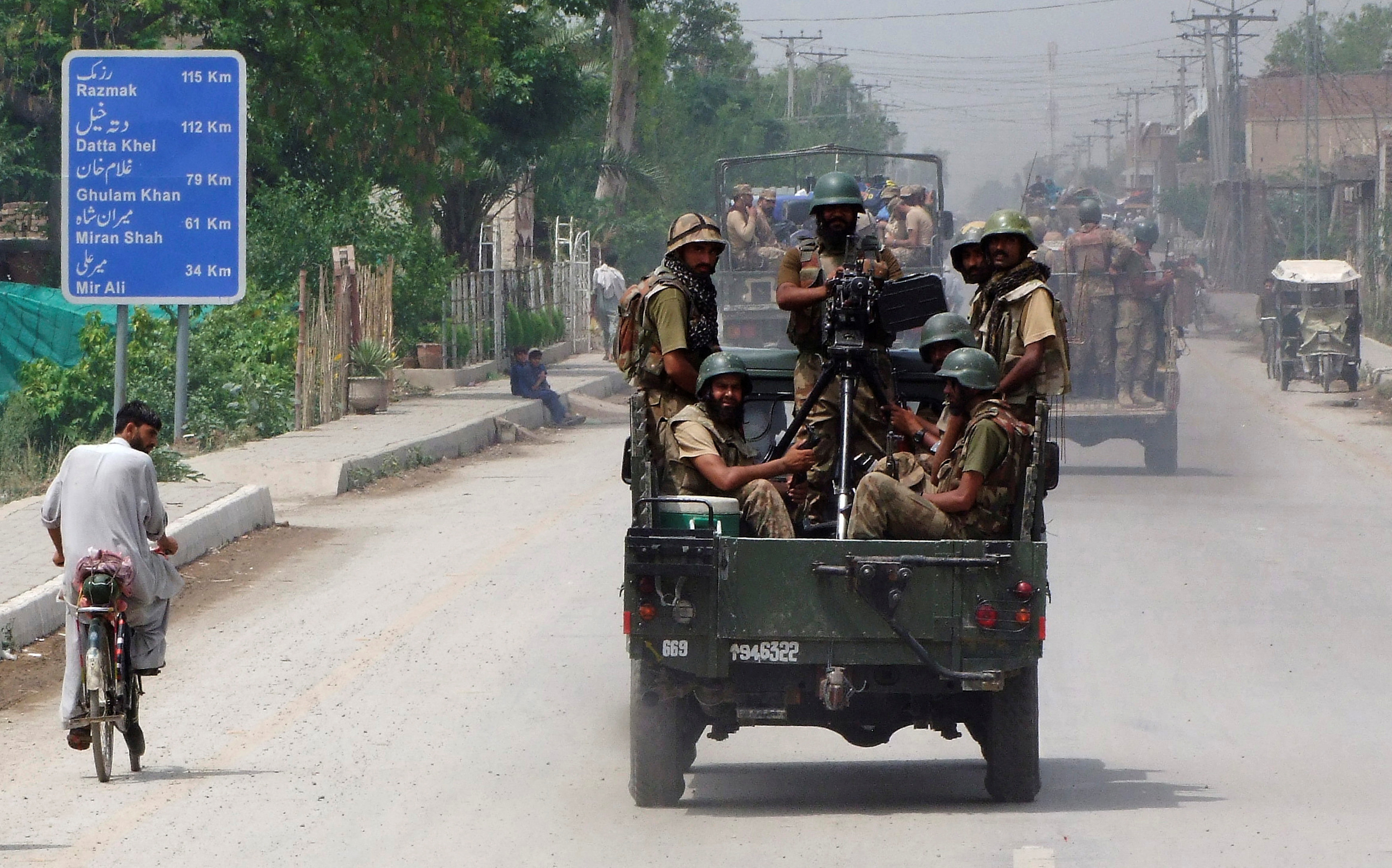 Soldiers drive toward North Waziristan, from Bannu