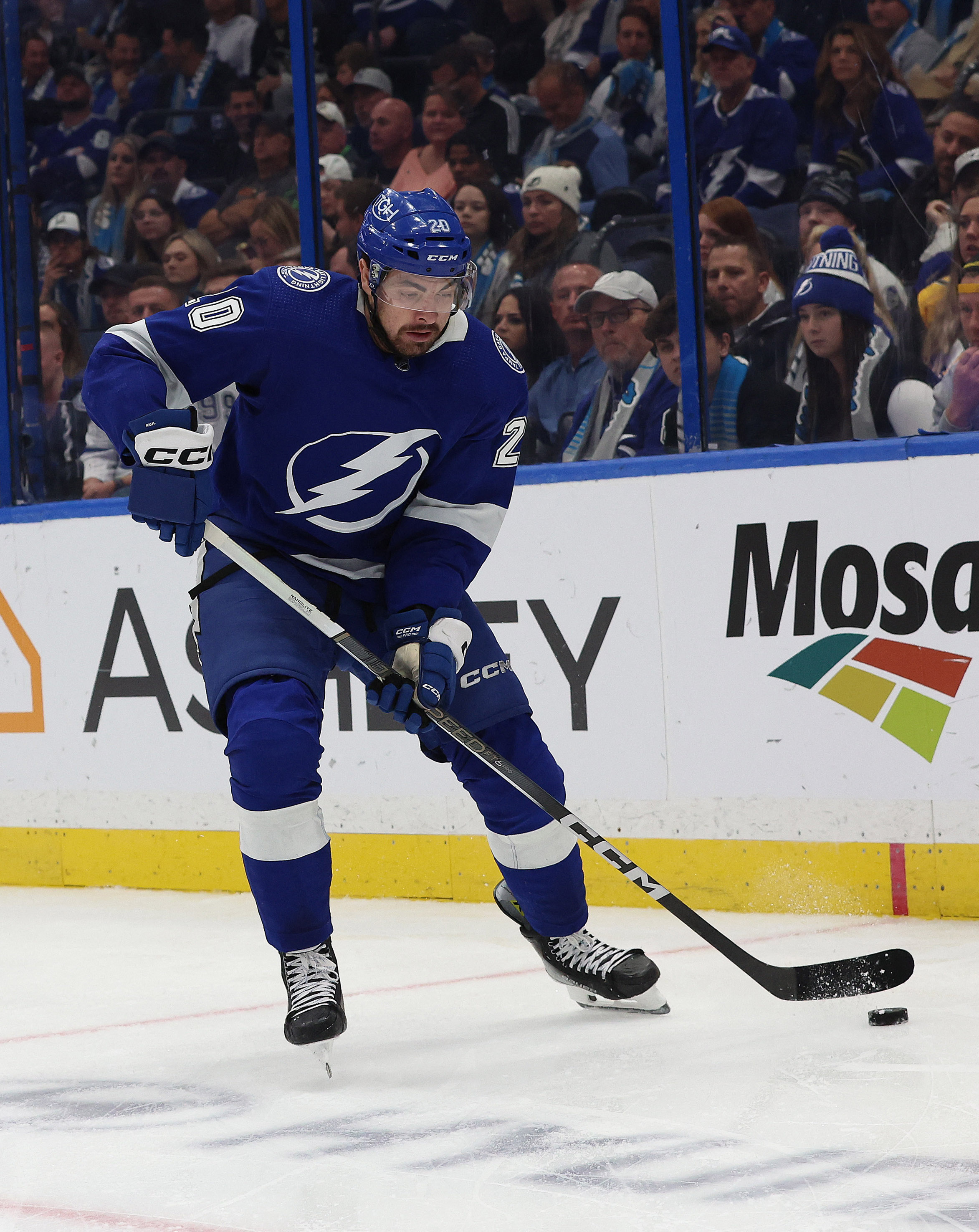 Nikita Kucherov leads Lightning past Penguins | Reuters