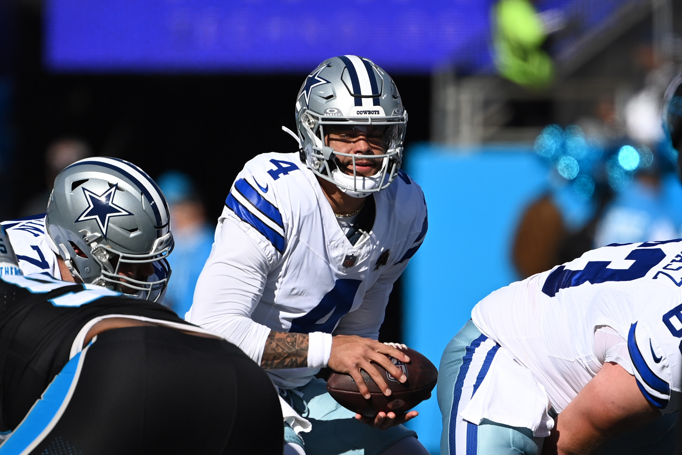Late TD blitz carries Cowboys past Panthers 3310 Reuters