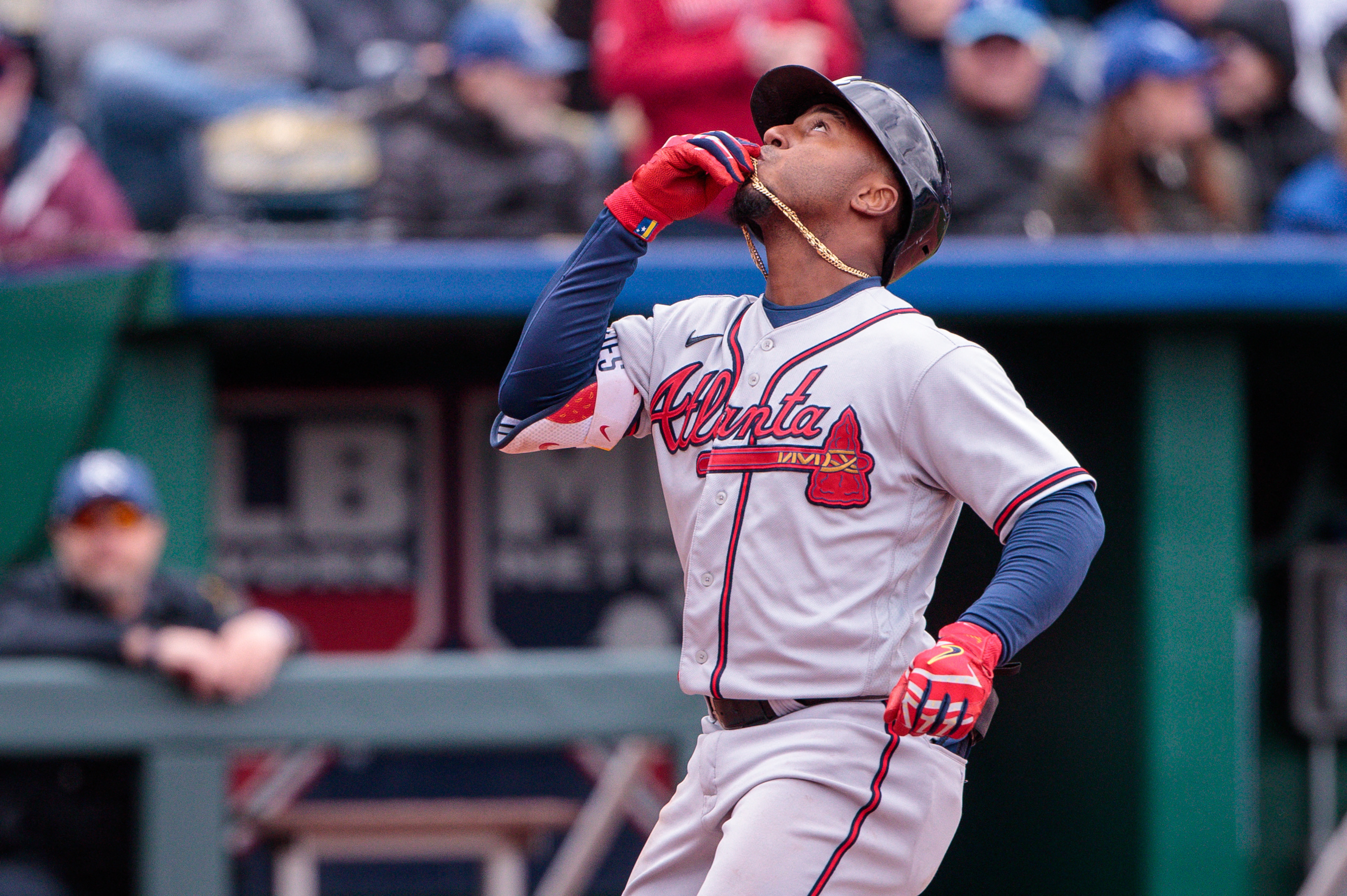 Braves beat Royals for sixth straight win