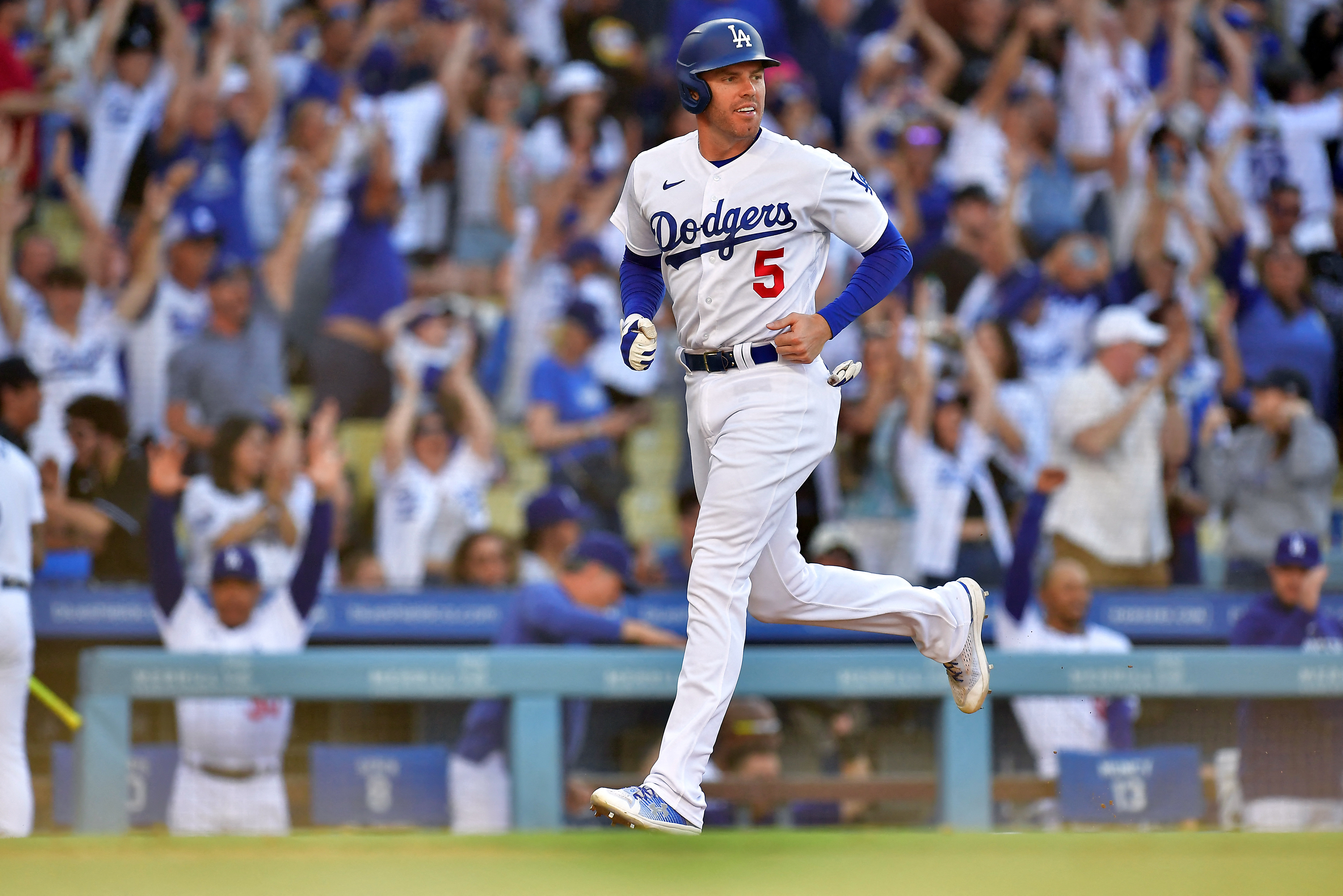 Bregman's RBI in the 11th gives the Astros a win over the Dodgers