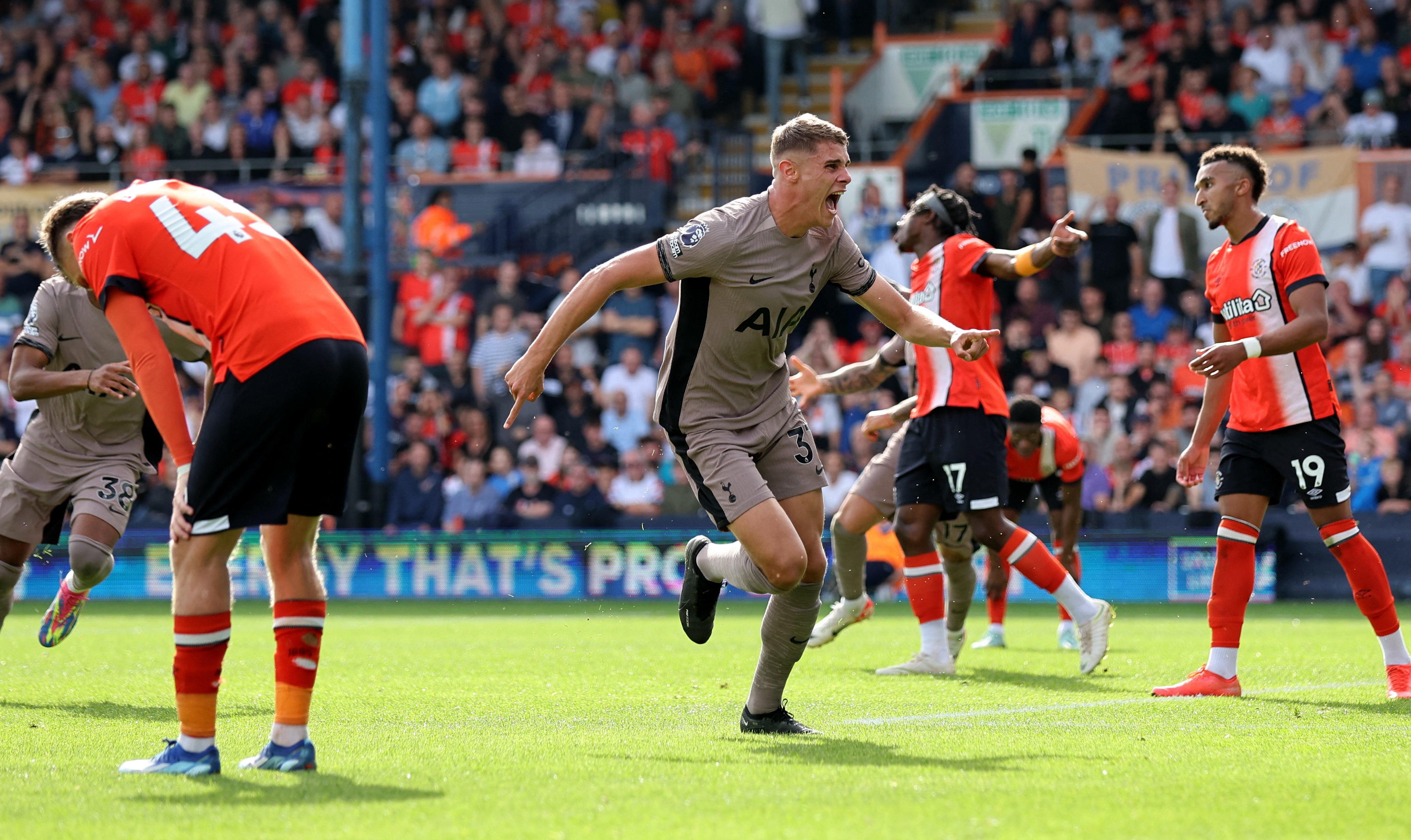 Gol e melhores momentos Luton Town x Tottenham pela Premier League (0-1)