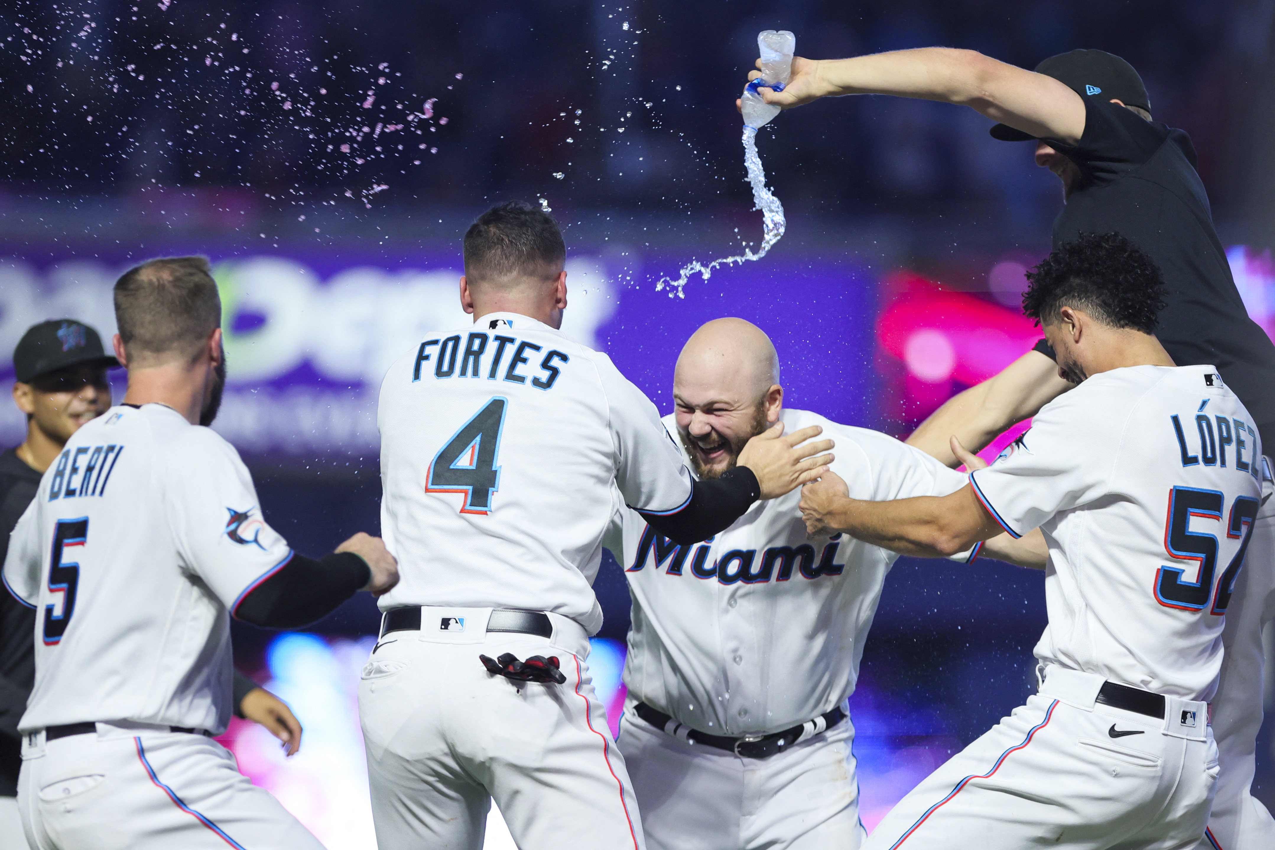 Jake Burger's triple caps Marlins' five-run ninth to beat Yankees - The  Boston Globe