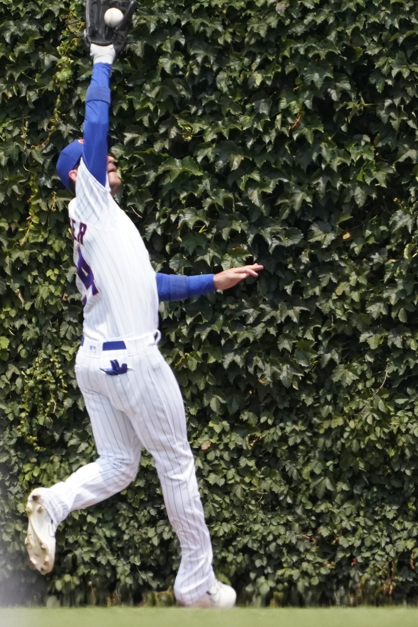 Cody Bellinger's grand slam powers Cubs in rout of Red Sox Reuters