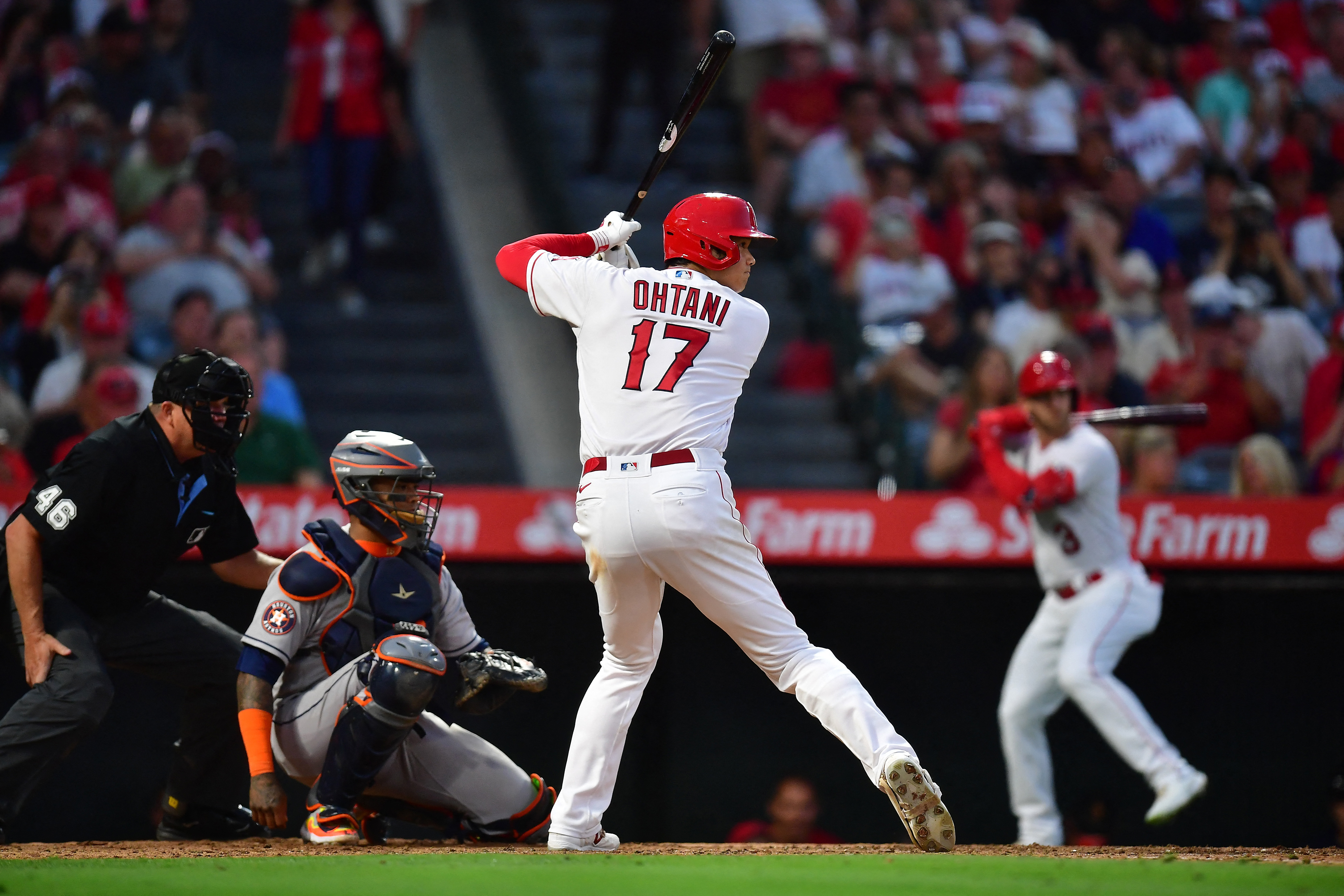 Moniak's homer in 8th propels Angels to 2-1 over Red Sox