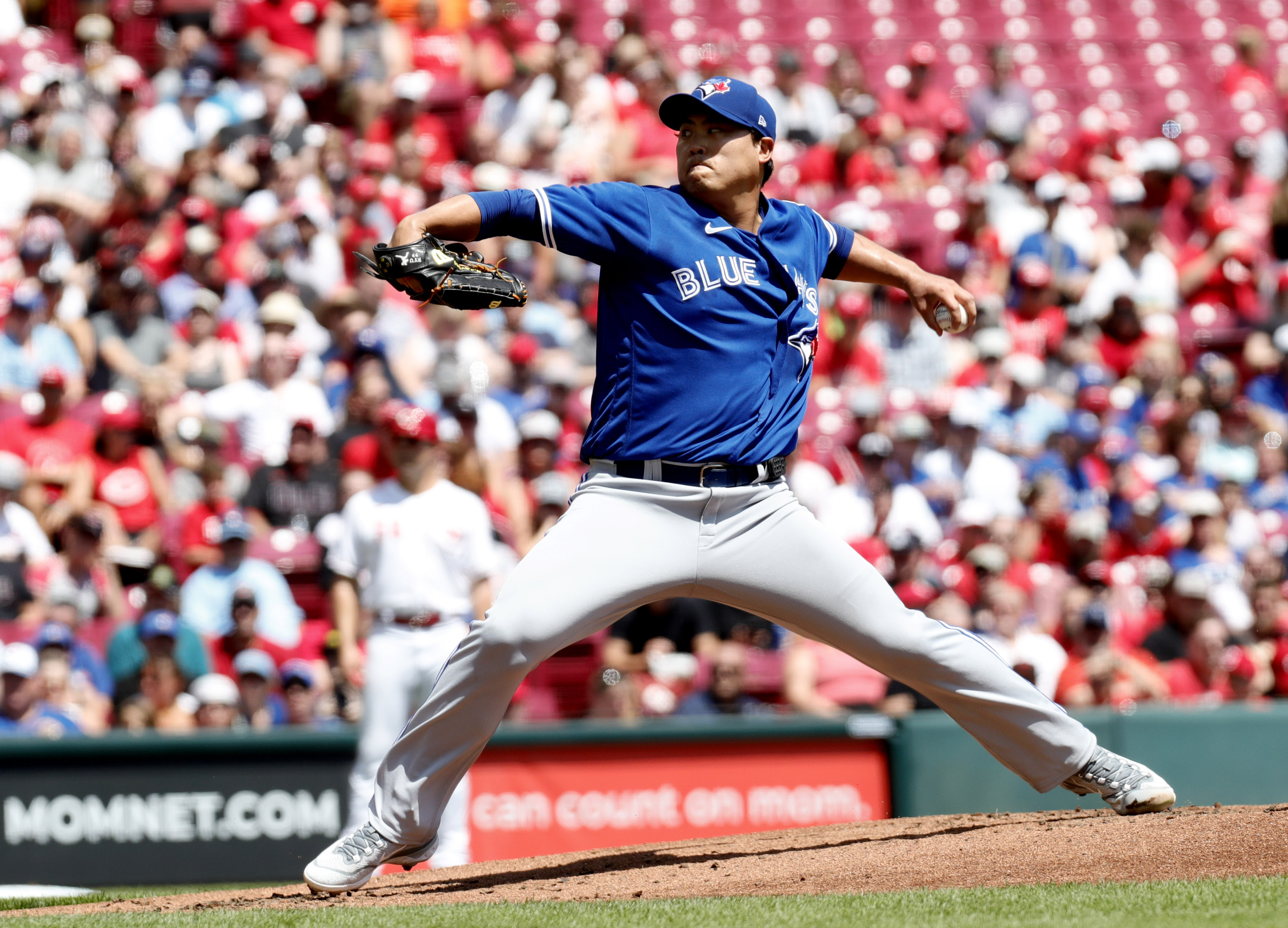 Belt hits 2 of Blue Jays' 5 home runs off Hunter Greene in 10-3 rout of Reds