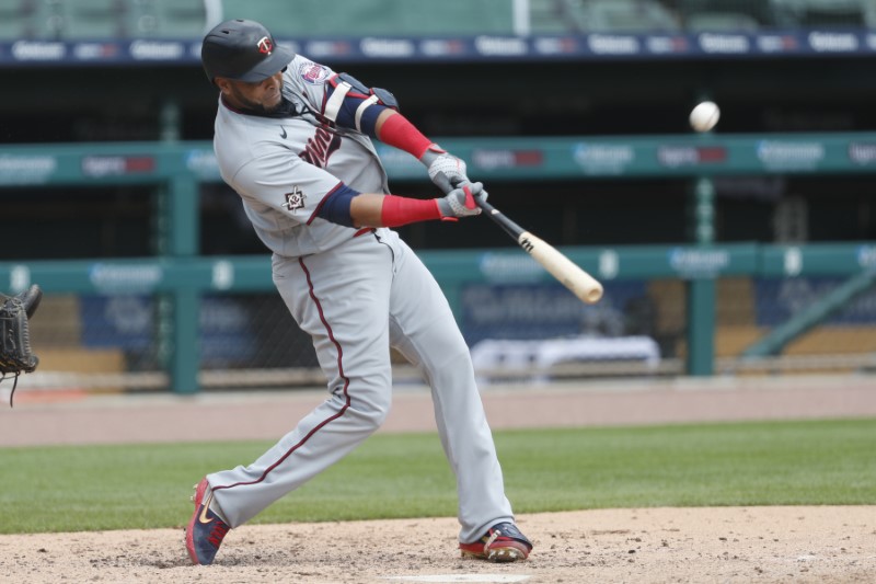 Spring training roundup: Nelson Cruz leads Twins past Braves | Reuters